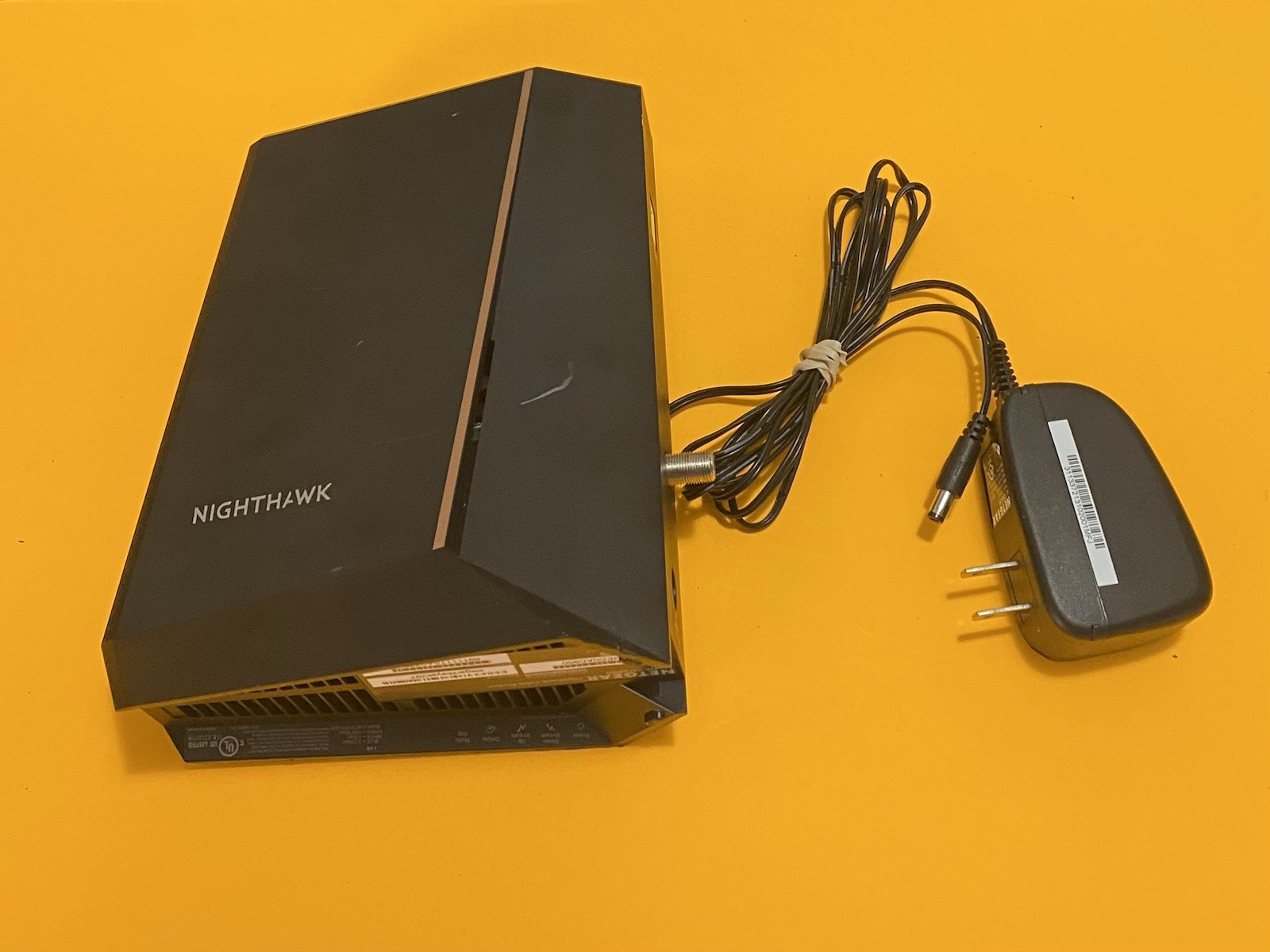 NETGEAR Nighthawk CM2000 DOCSIS 3.1 Cable Modem 2.5 Gbps Ethernet Port