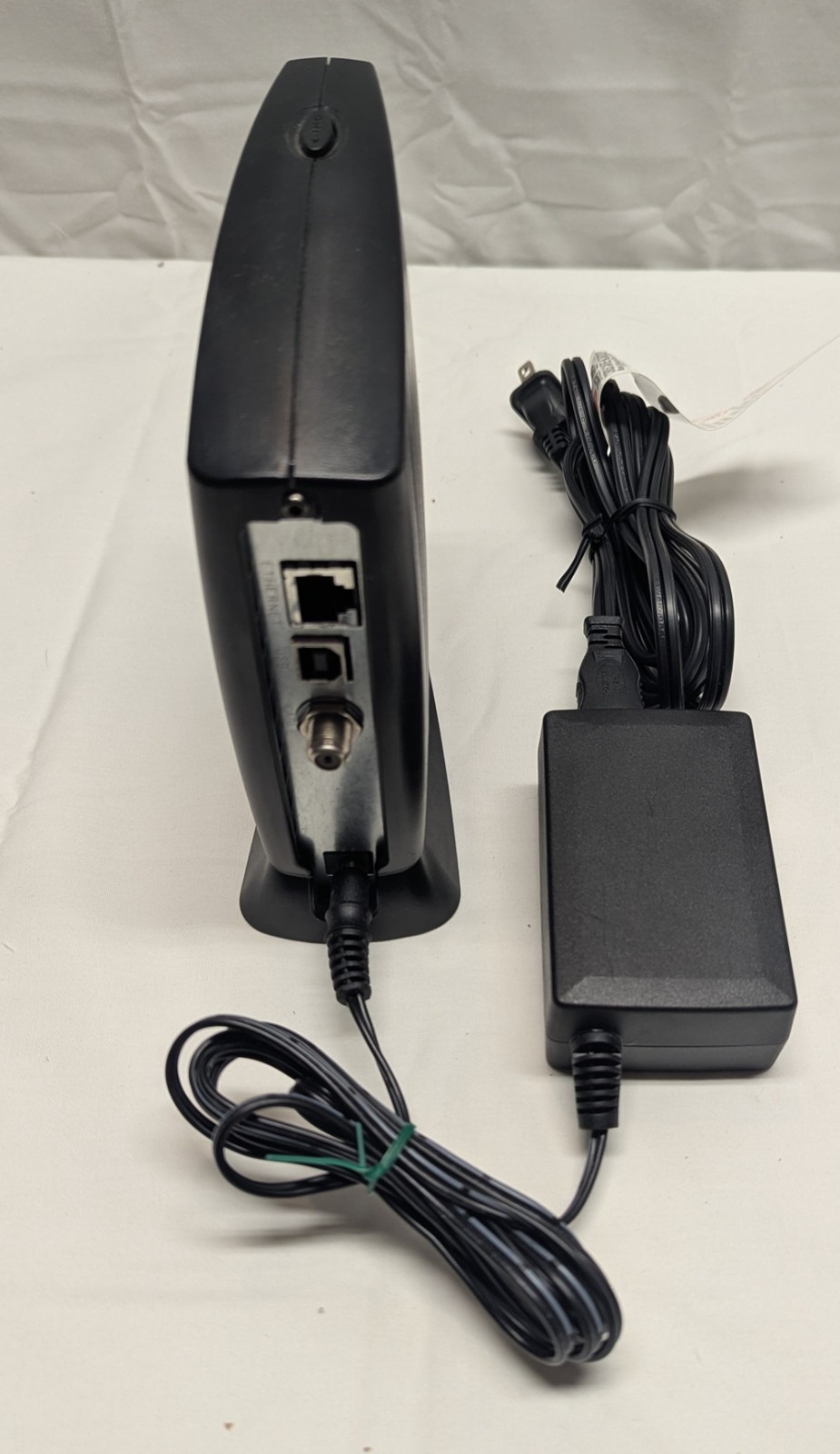 Motorola SB5100 SURFboard Cable Modem with power supply