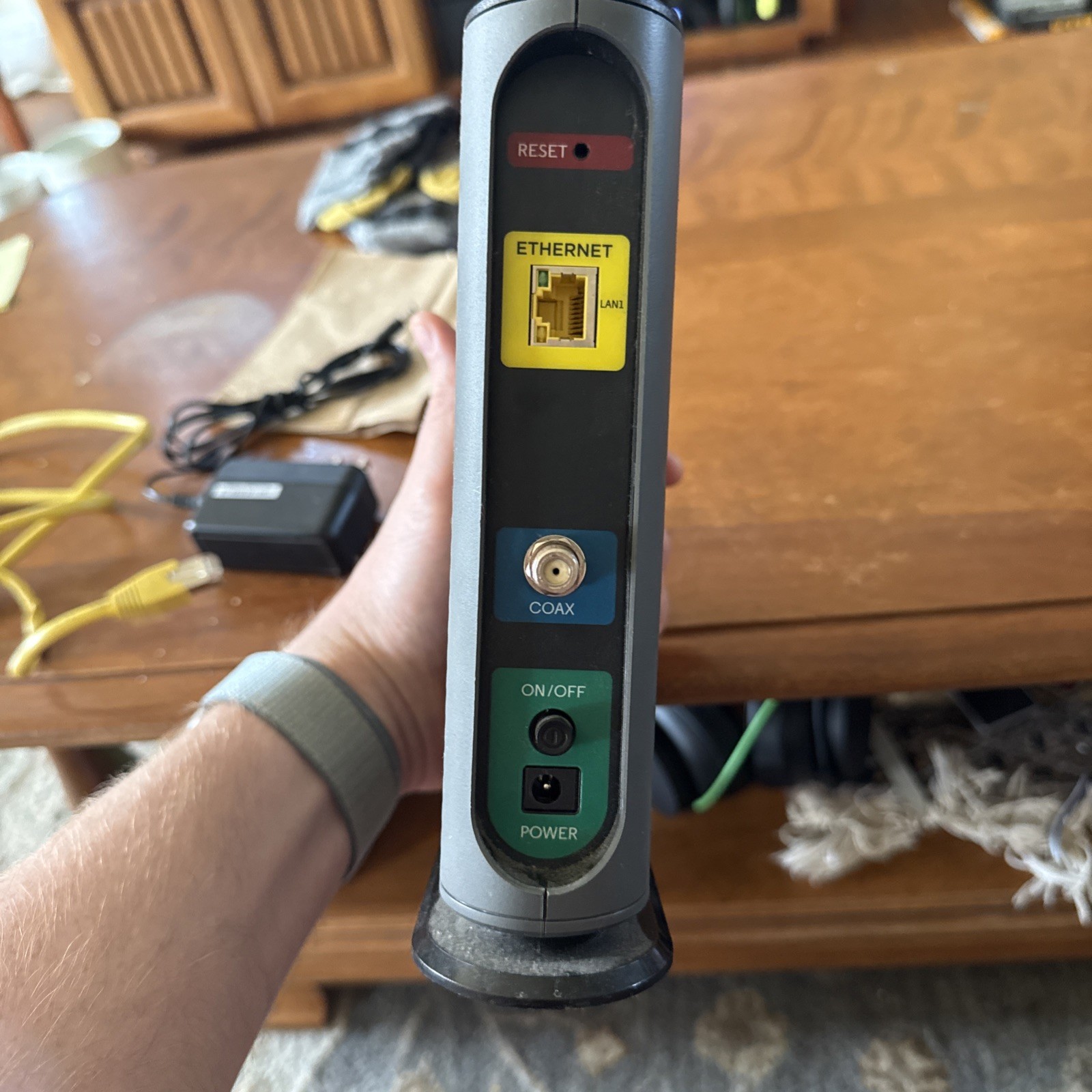 Motorola MB8611 DOCSIS 3.1 Multi-Gig Cable Modem 2.5 Gbps 2500 Mbps Max