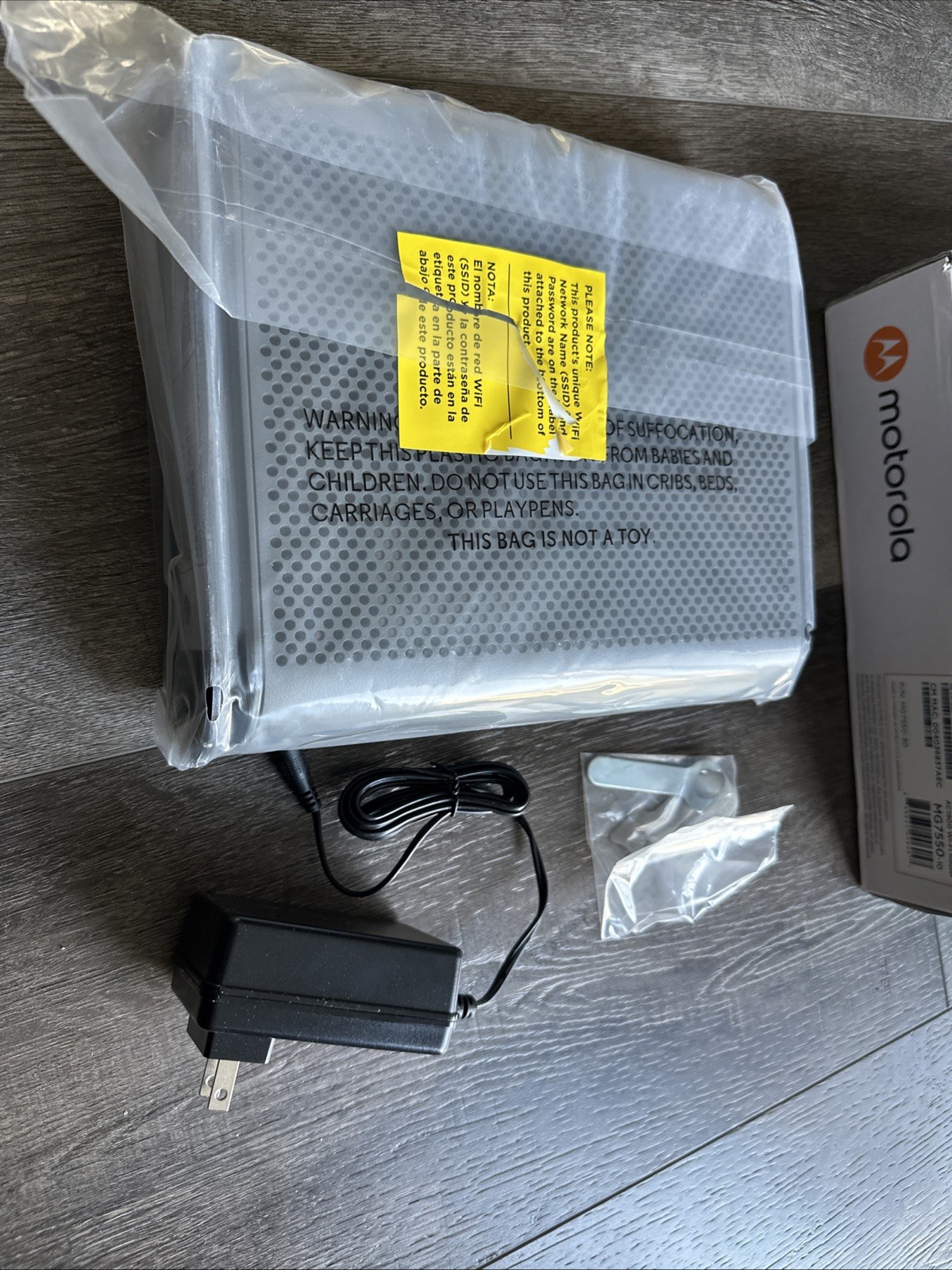 Motorola MG7550 16×4 DOCSIS 3.0 Cable Modem Plus AC1900 WiFi Router – New Sealed