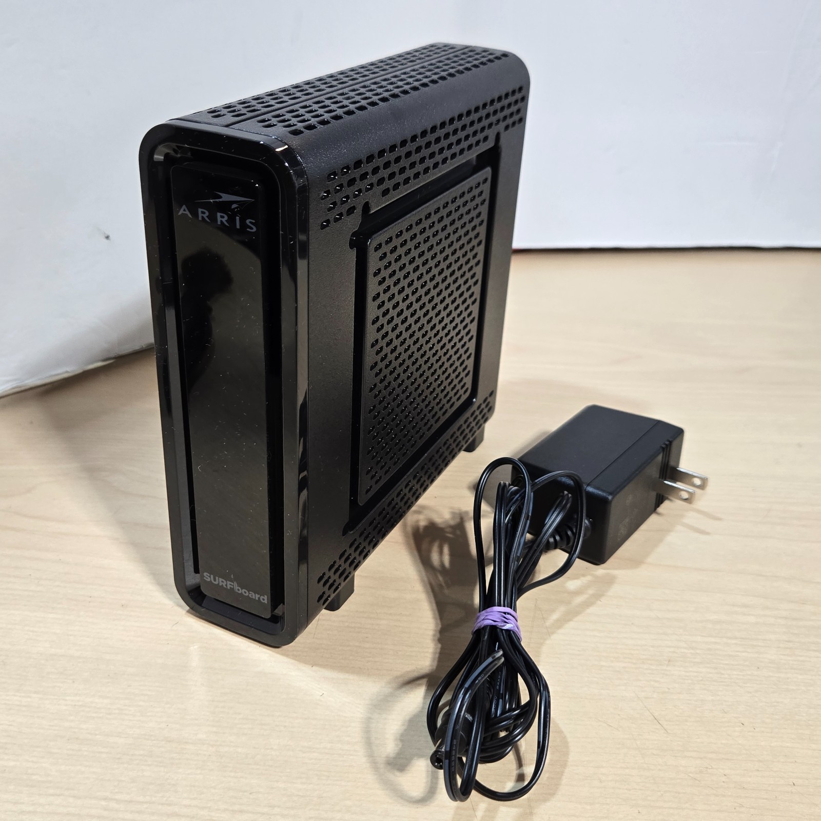 ARRIS SBG10 SURFboard AC1600 Dual-Band Cable Modem Router – Black