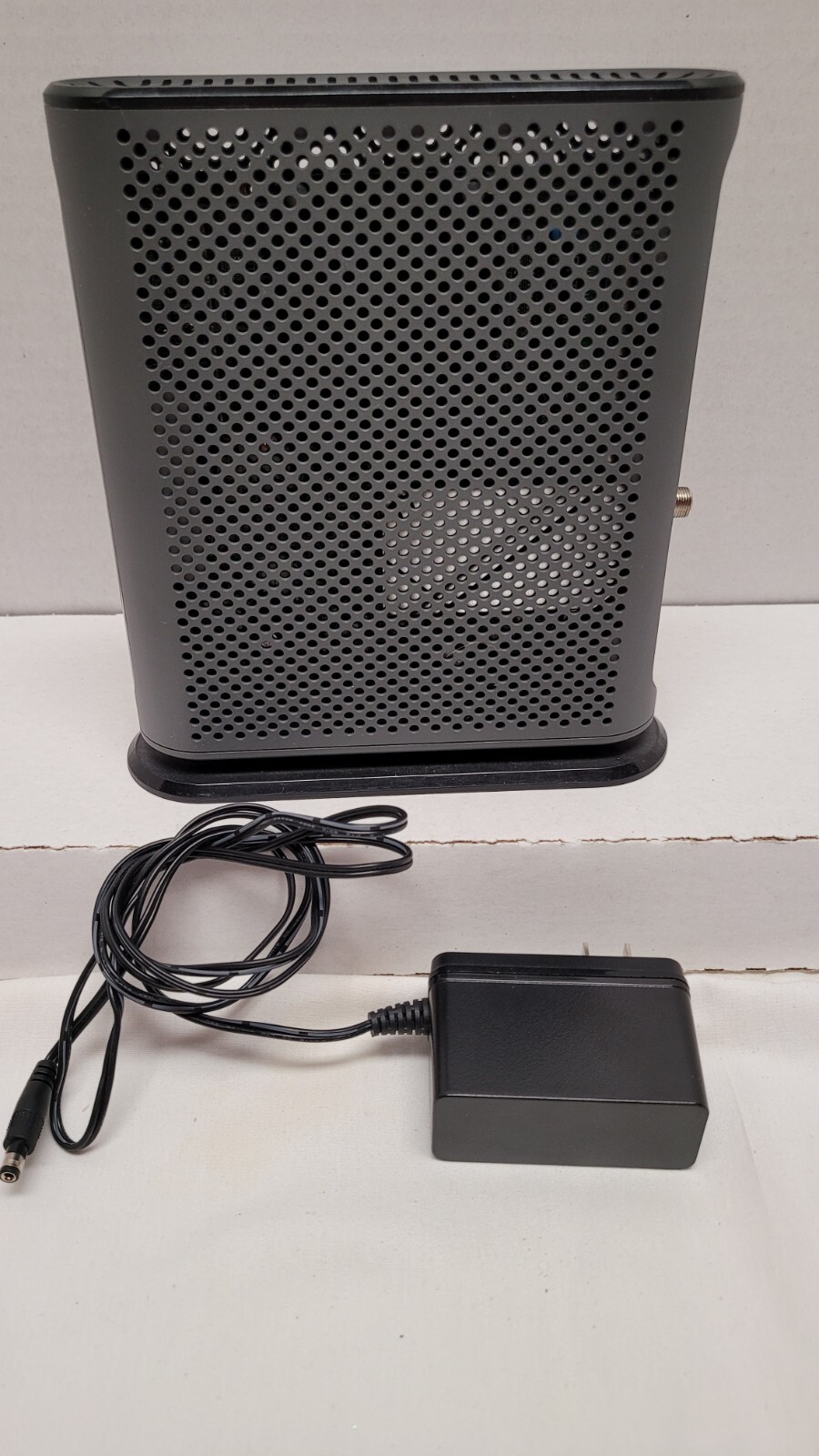 Motorola MB8600 Ultra Fast DOCSIS 3.1 Cable Modem Xfinity Plus 32×8 DOCSIS 3.0