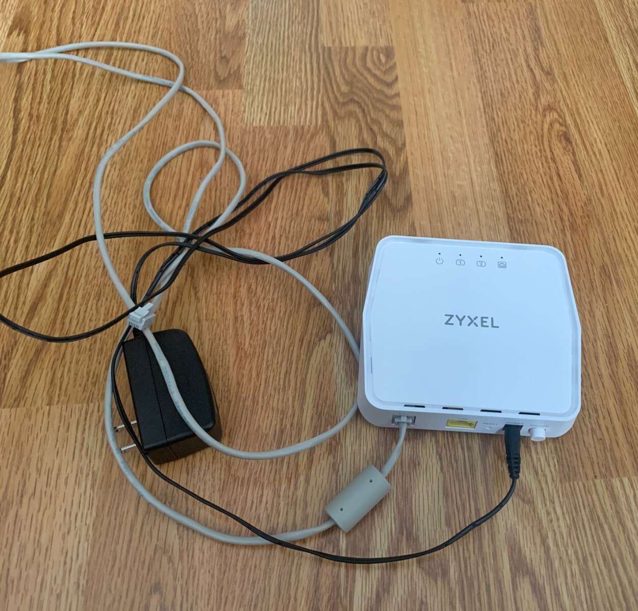 Zyxel VMG4005-B50B VDSL2 pair-bonding modem