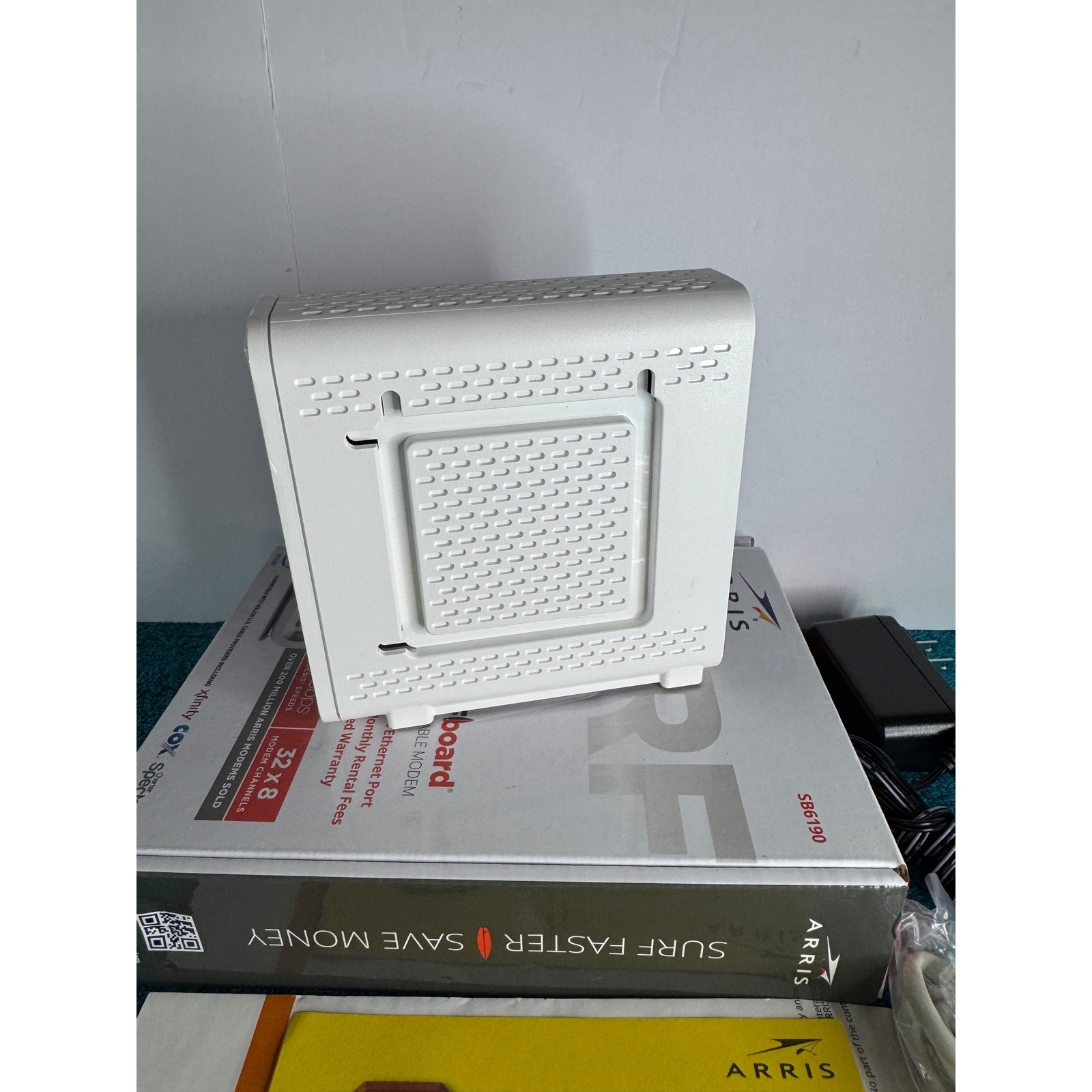 ARRIS SURFboard SB6190 DOCSIS 3.0 Cable Modem Intel Inside White – Ships Free