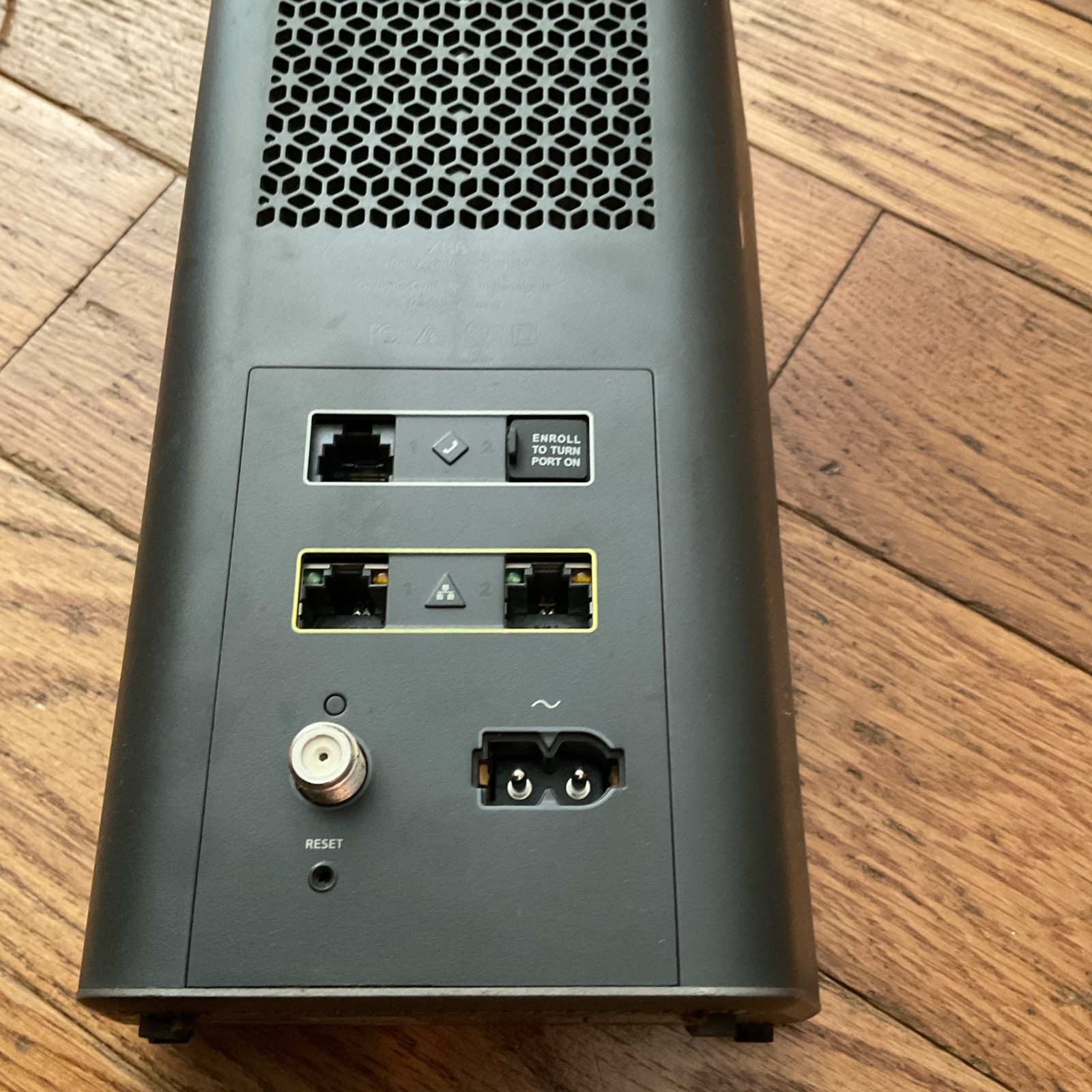 Xfinity XB6-A WIFI Router & Modem No Power Cord For Parts or Not Working