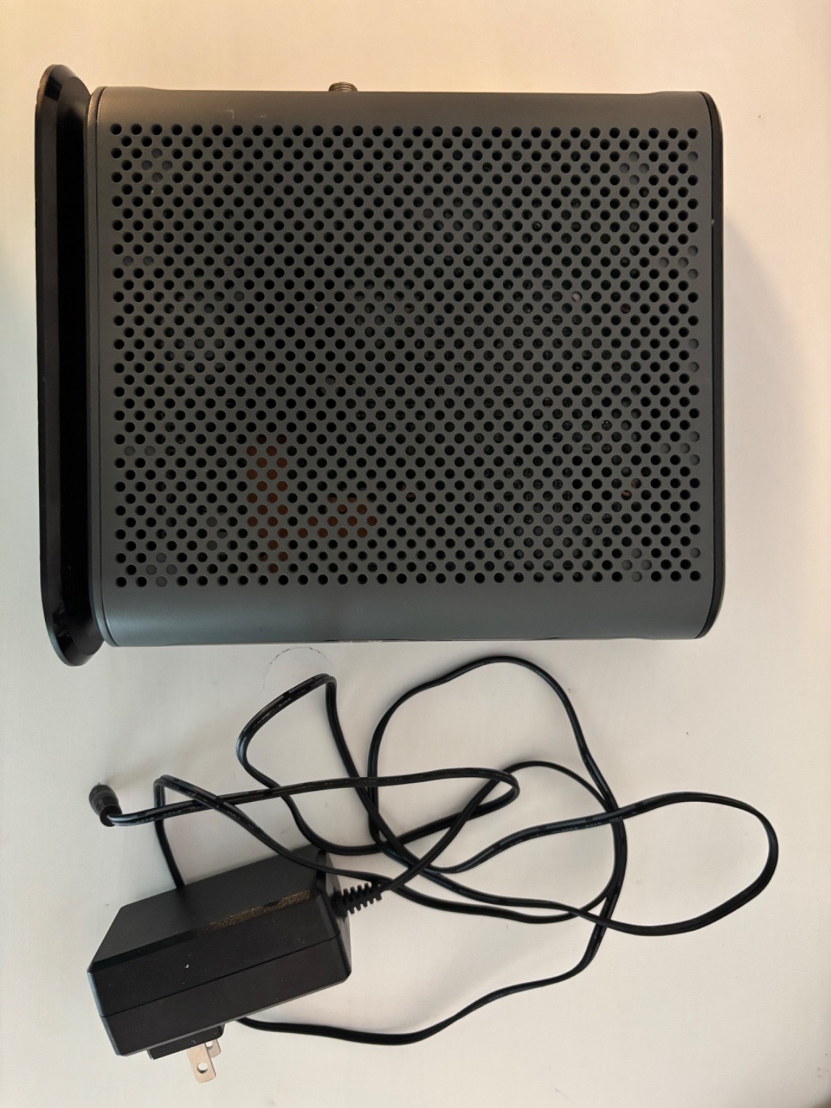 Motorola MB8600 DOCSIS 3.1 Cable Modem Xfinity Cox Spectrum Compatible