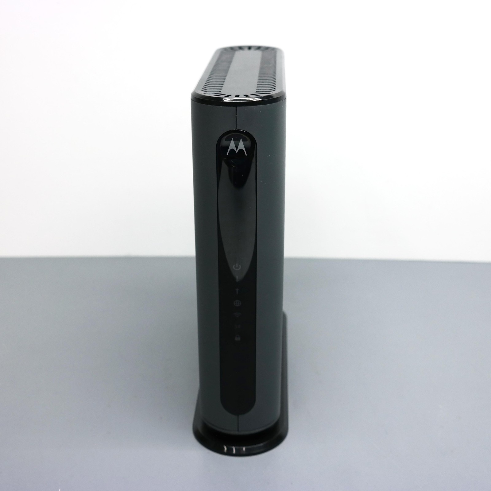Motorola MG7540 16×4 DOCSIS 3.0 Cable Modem Plus AC 1600 Router