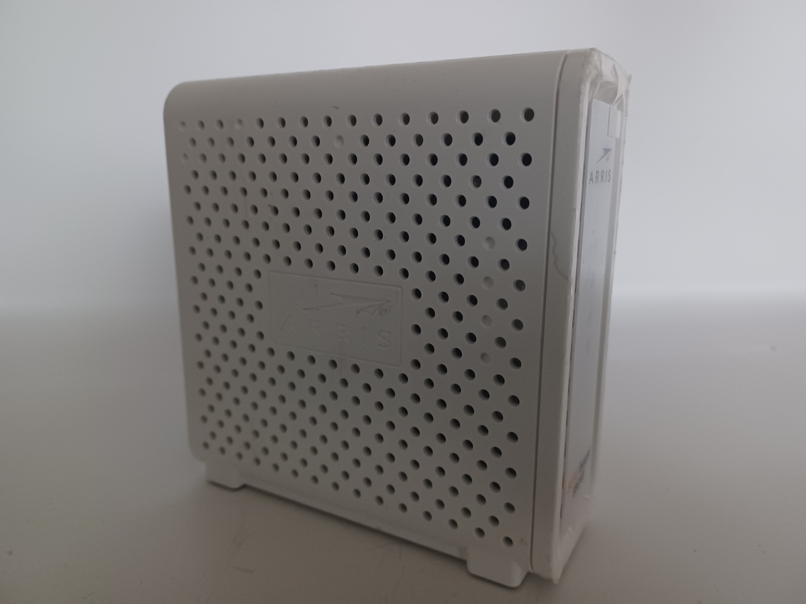 ARRIS SURFboard SB6183 DOCSIS 3.0 Cable Modem White No Power Cable