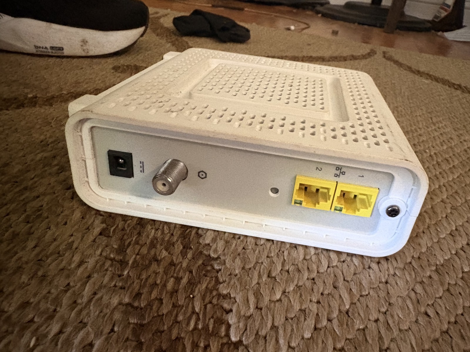 ARRIS SURFboard SB8200 DOCSIS 3.1 10 Gbps Cable Modem