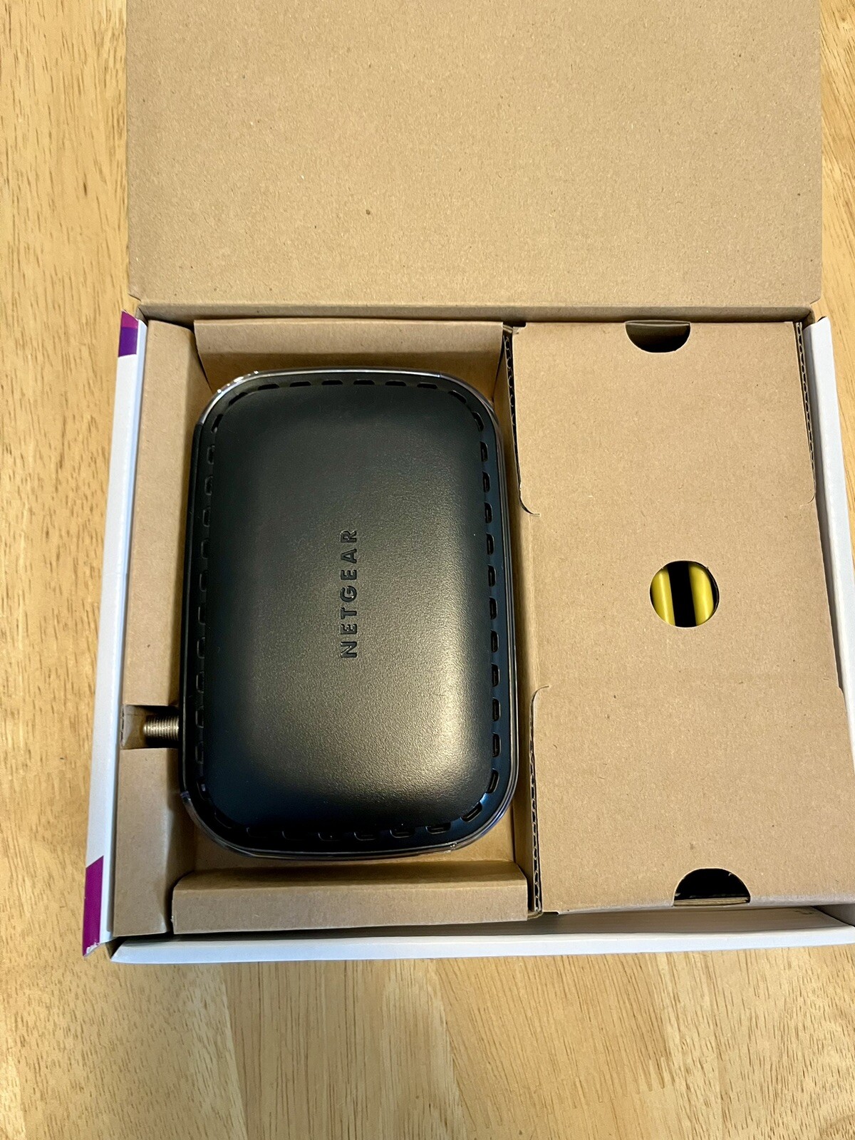 Netgear CM400 – DOCSIS 3.0, 340 Mbps, Cable Modem – Xfinity, Time Warner