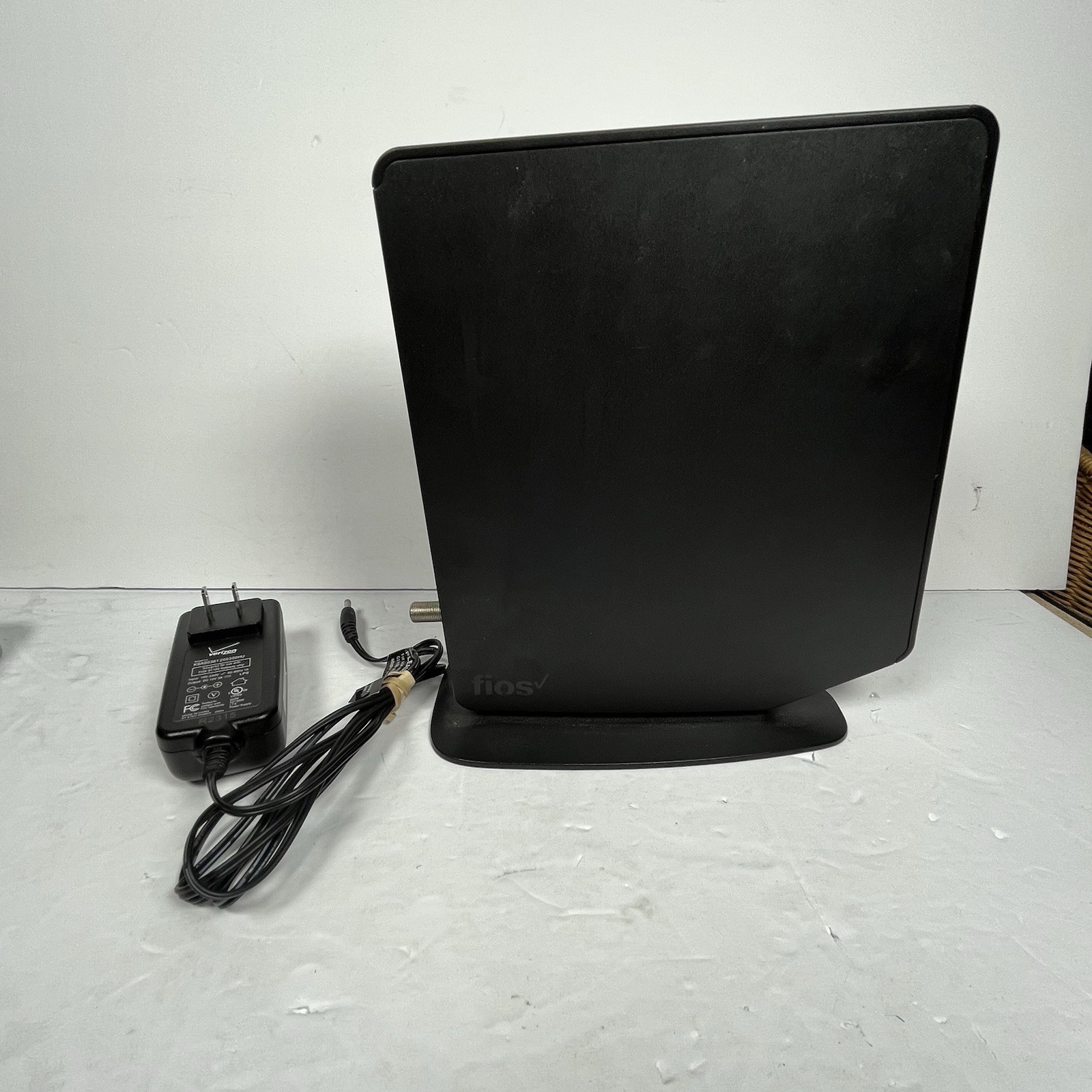 Verizon Fios Quantum Gateway 4-Port Wi-Fi Router – Black Model FIOS-G1100