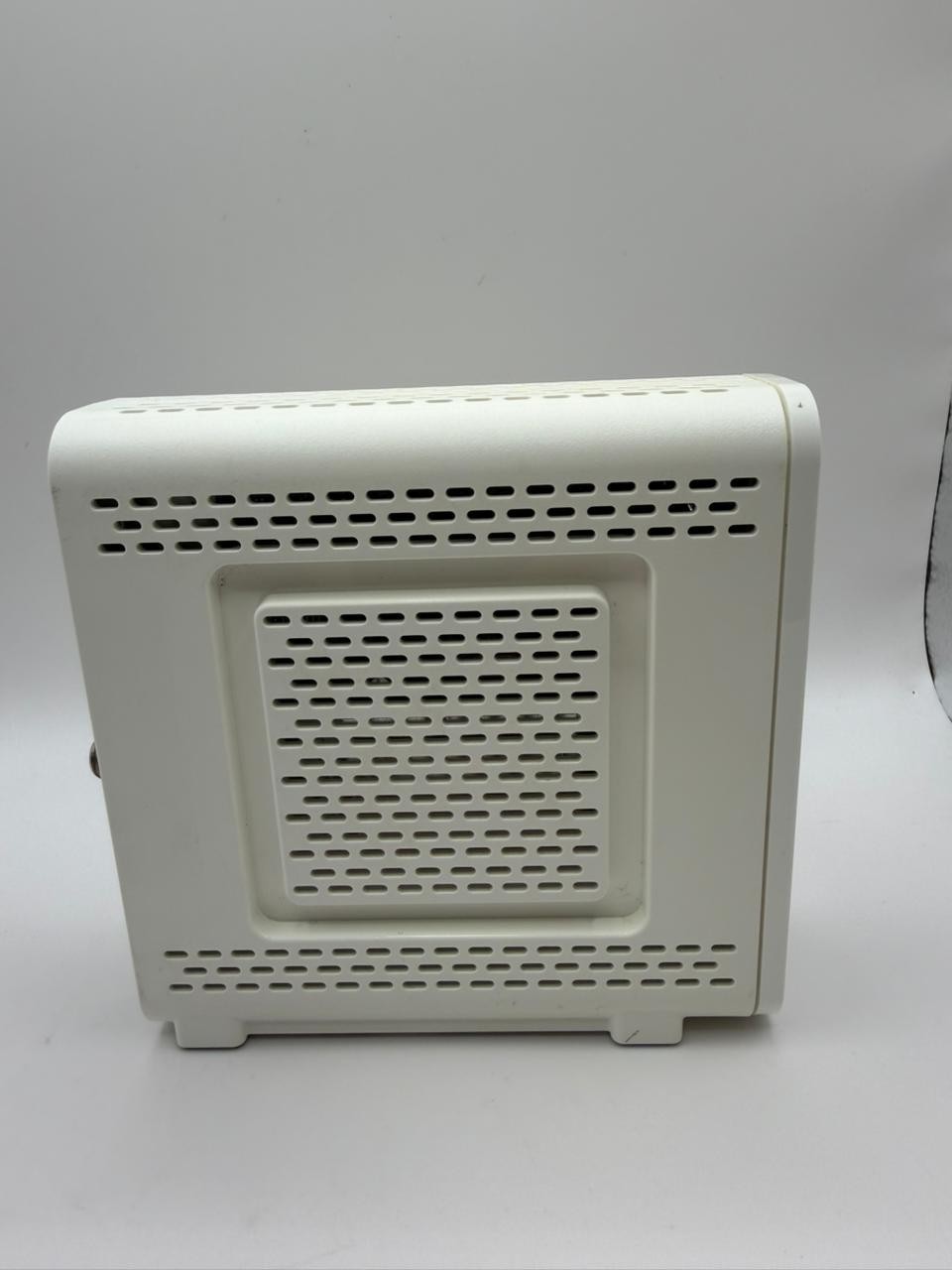 ARRIS SURFboard SB6141 DOCSIS 3.0 Cable Modem 581902-022-00, White