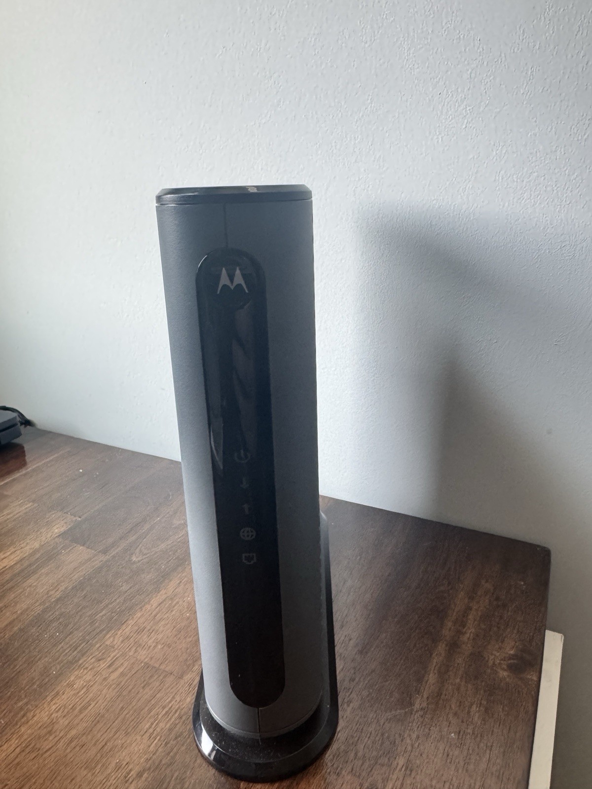 Motorola MB742010 686mbps DOCSIS 3.0 Cable Modem No Power Cable