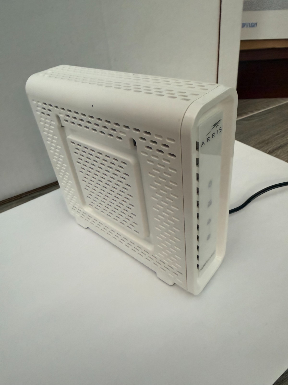 Arris SURFboard SB8200 v3 DOCSIS 3.1 Cable Modem – Gently Used – No Box