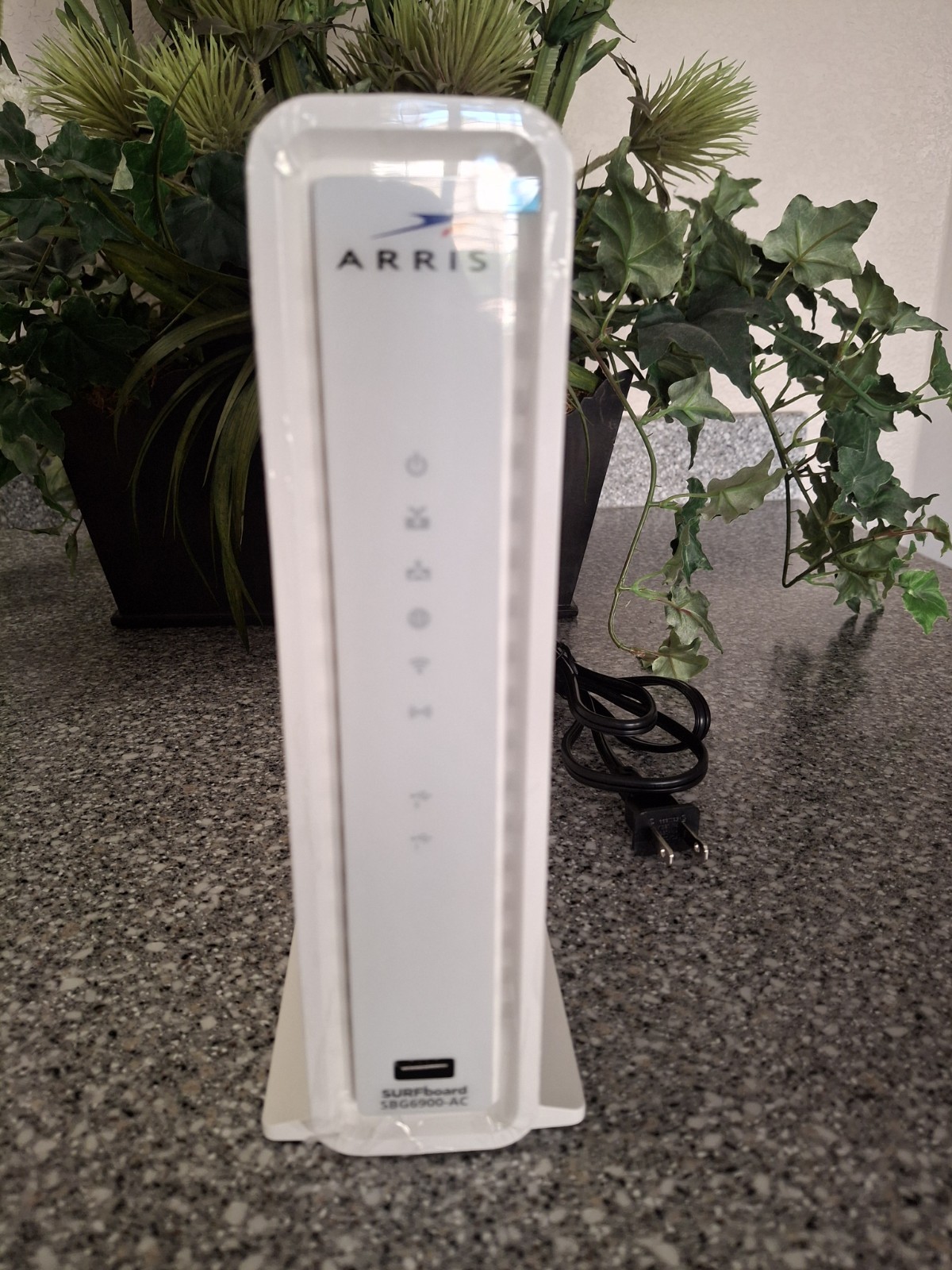 ARRIS SUFFBOARD SBG6900 -AC Docsis 3.0 Cable Modem & Wi-Fi Router