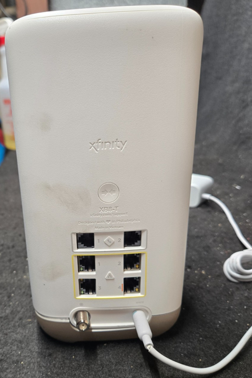 Xfinity xFi XB8-T Gateway CGM4981COM WiFi 6E DOCSIS 3.1 Modem Router