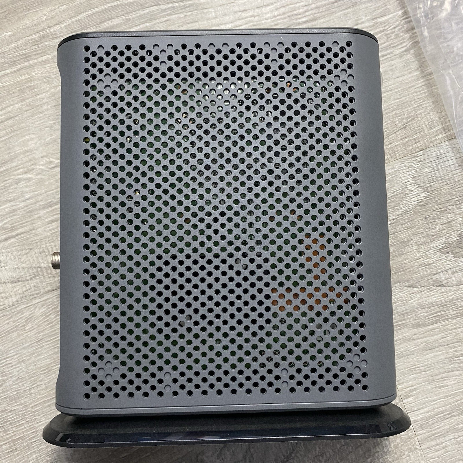Motorola DOCSIS 3.1 Ultra Fast Cable Modem Model: MB8600 🔥🔥🔥