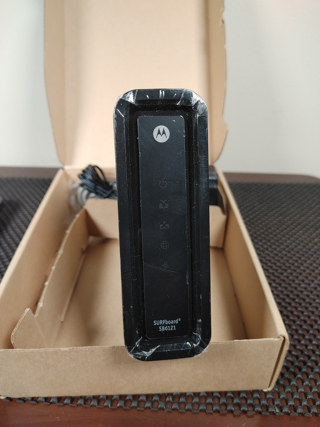 Arris Motorola SB6121 Docsis 3.0 SURFboard Refurbished Cable Modem