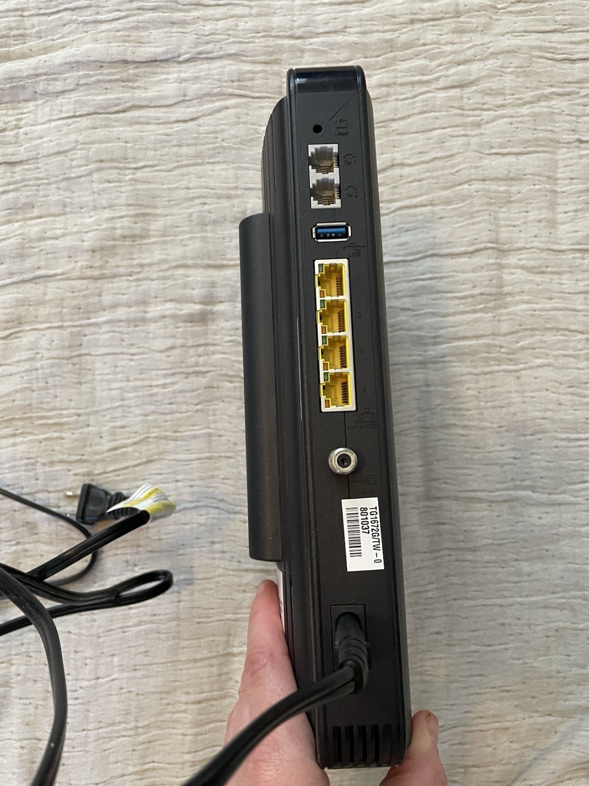 Arris TG1672G Touchstone Cable Modem Telephone Gateway WIFI 2.5GHz-5.0GHz Black
