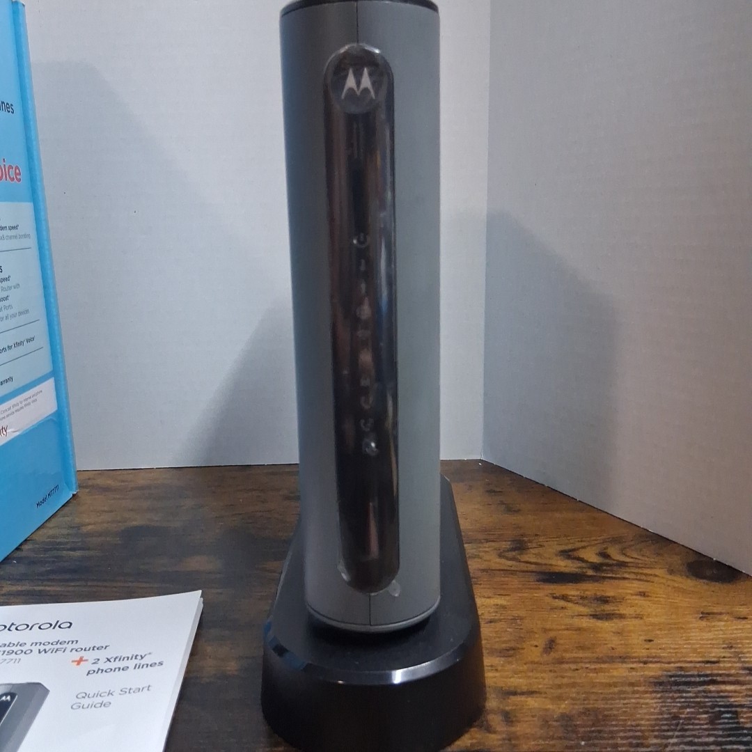 Motorola MT7711 24X8 Cable Modem and AC1900 Dual Band Wi-Fi Gigabit Router 2…