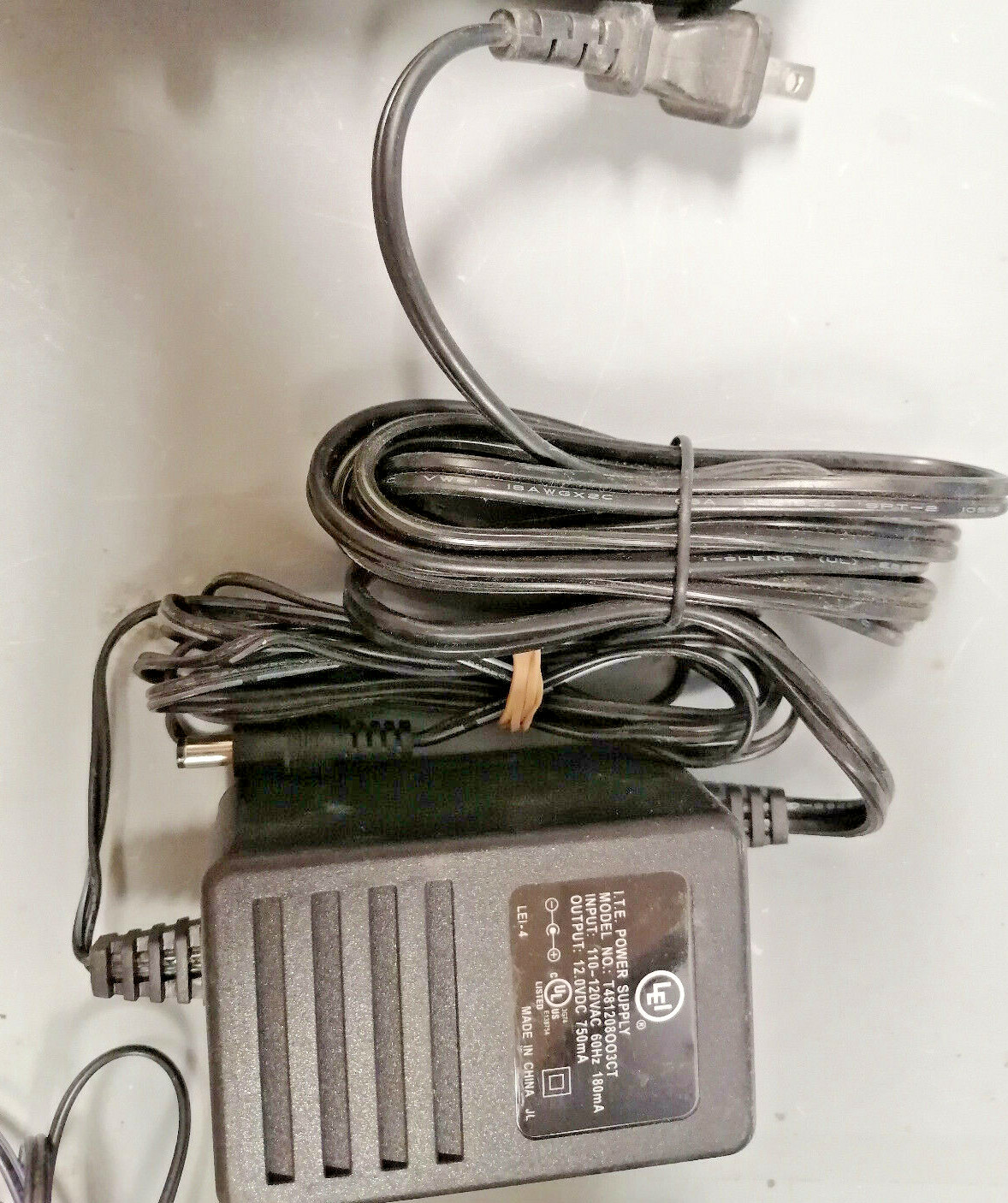 Motorola SB5101U Cable Modem With a 0LEI T481208OO3CT Power Supply 12.0VDC 750mA