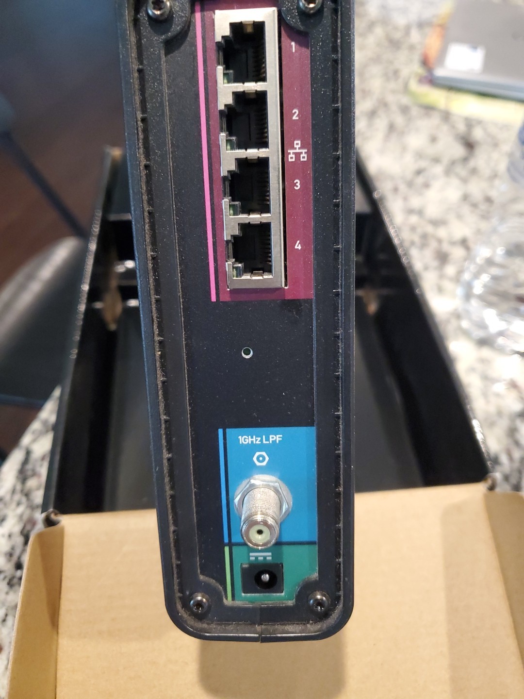 Motorola SURFboard SBG6580 Cable Modem WiFi Router DOCSIS 3.0 N300 Dual Band