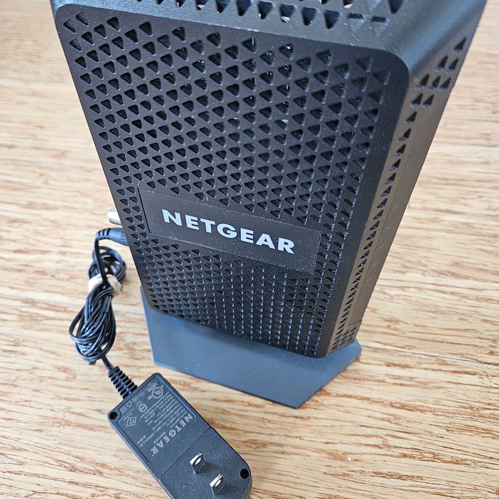 Netgear CM600 High Speed Cable Modem 24×8 DOCSIS 3.0 for Xfinity, Spectrum, Cox