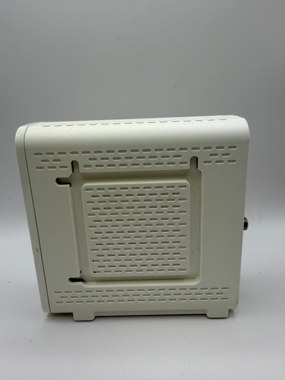 ARRIS SURFboard SB6141 DOCSIS 3.0 Cable Modem 581902-022-00, White