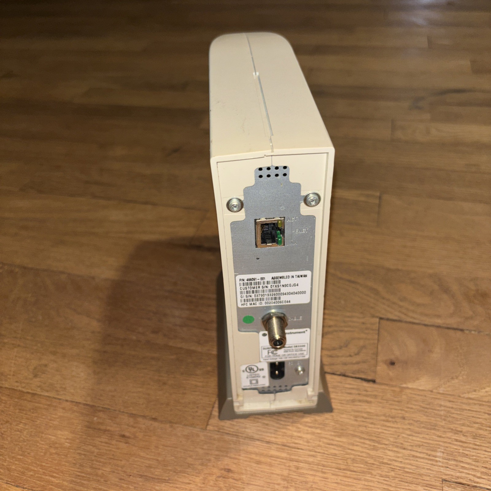 Cable Modem SURFboard SB3100 (SB3100) 38 Mbps/Ethernet & power