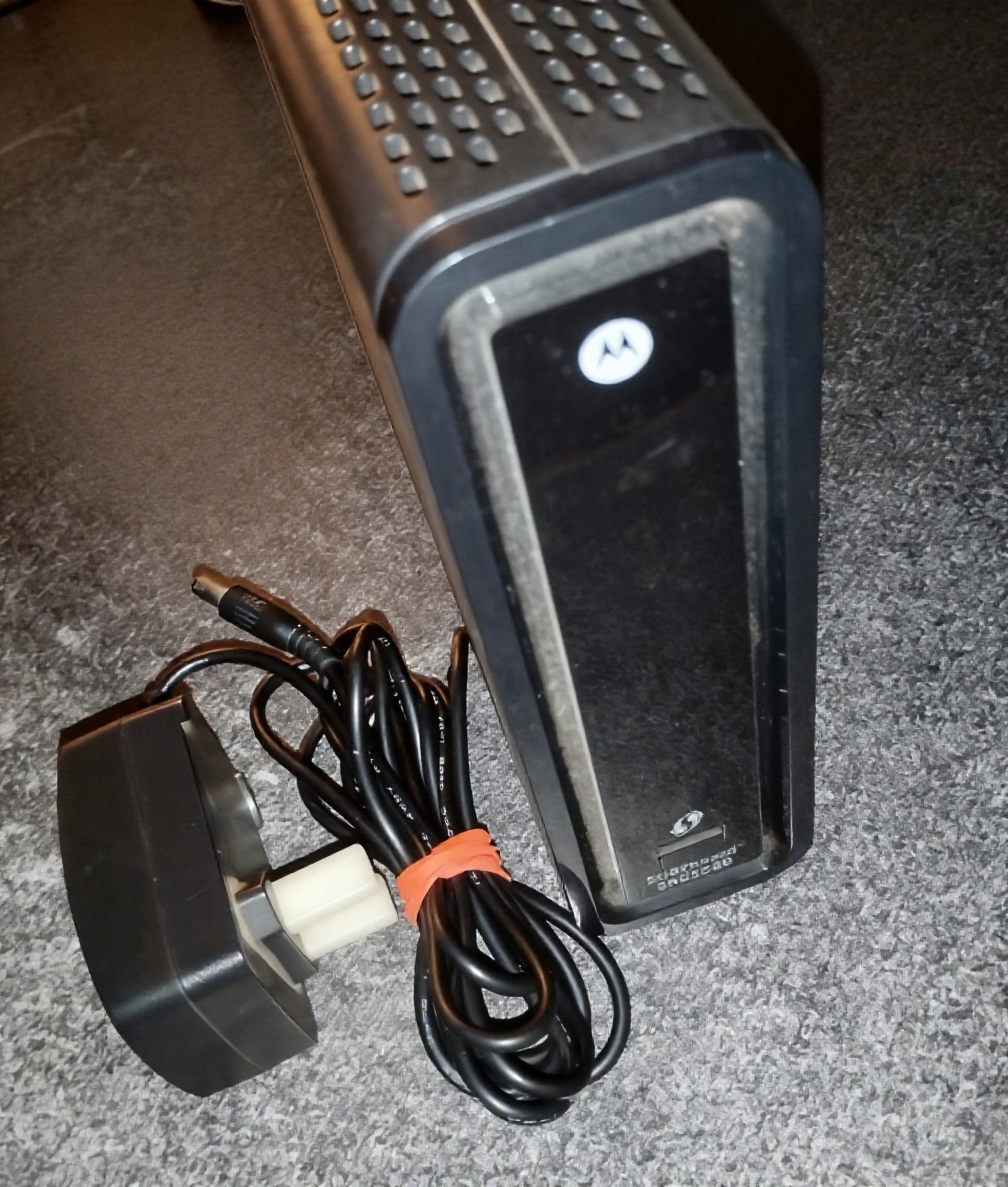 Motorola Surfboard SBG6580 Cable Modem Router With Power Adapter USED