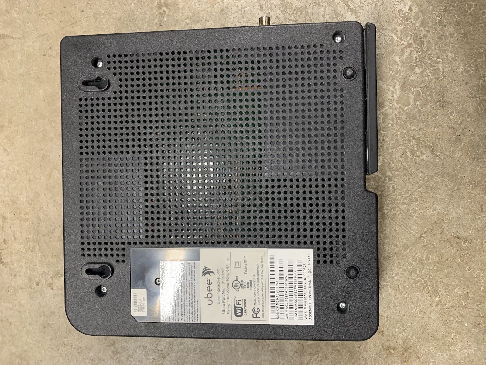 Ubee DVW3201B Wireless Cable Modem -No Power Cord