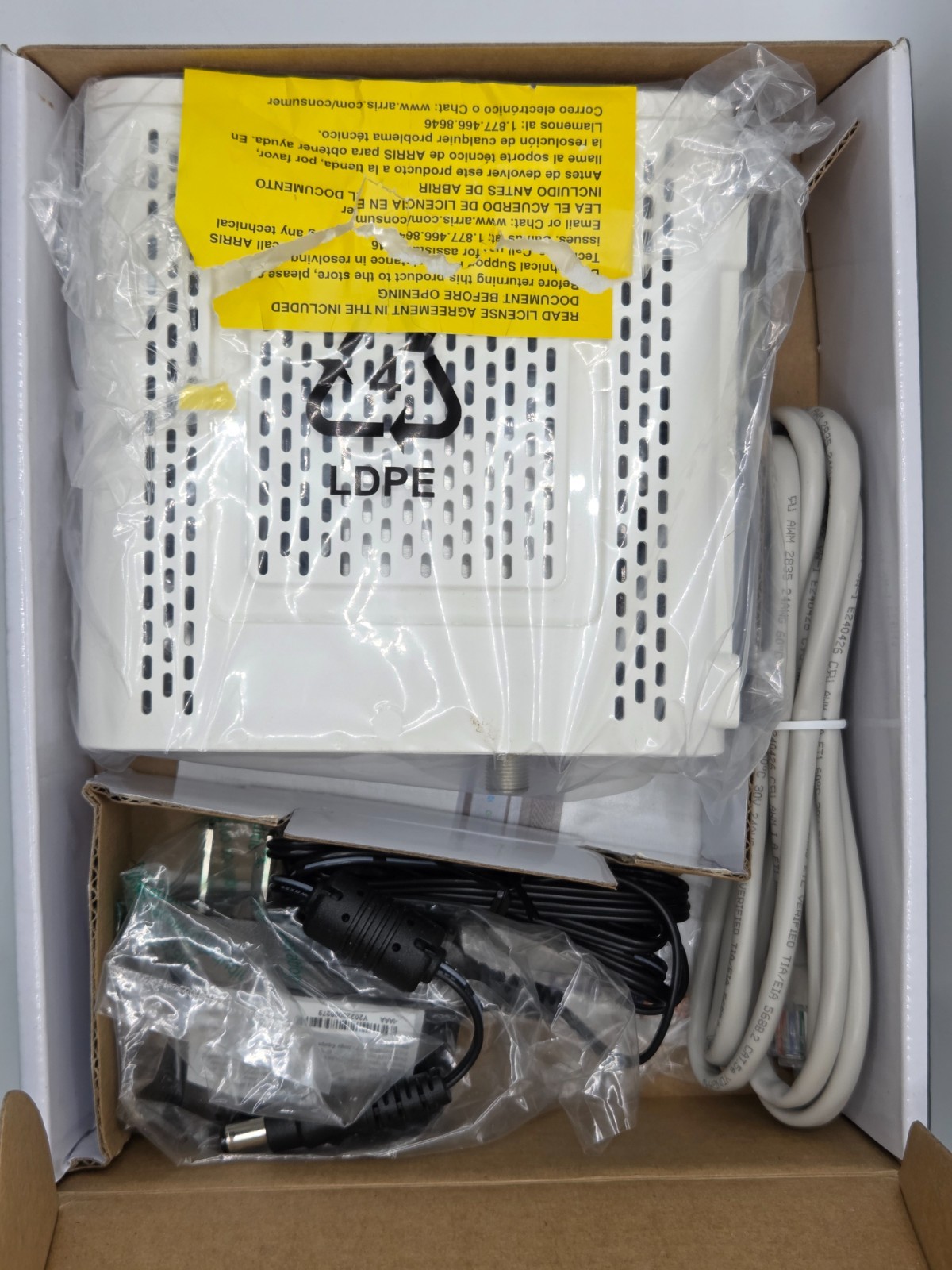 ARRIS SURFboard SB6190 DOCSIS 3.0 32 x 8 Gigabit Cable Modem 1 Gbps – white