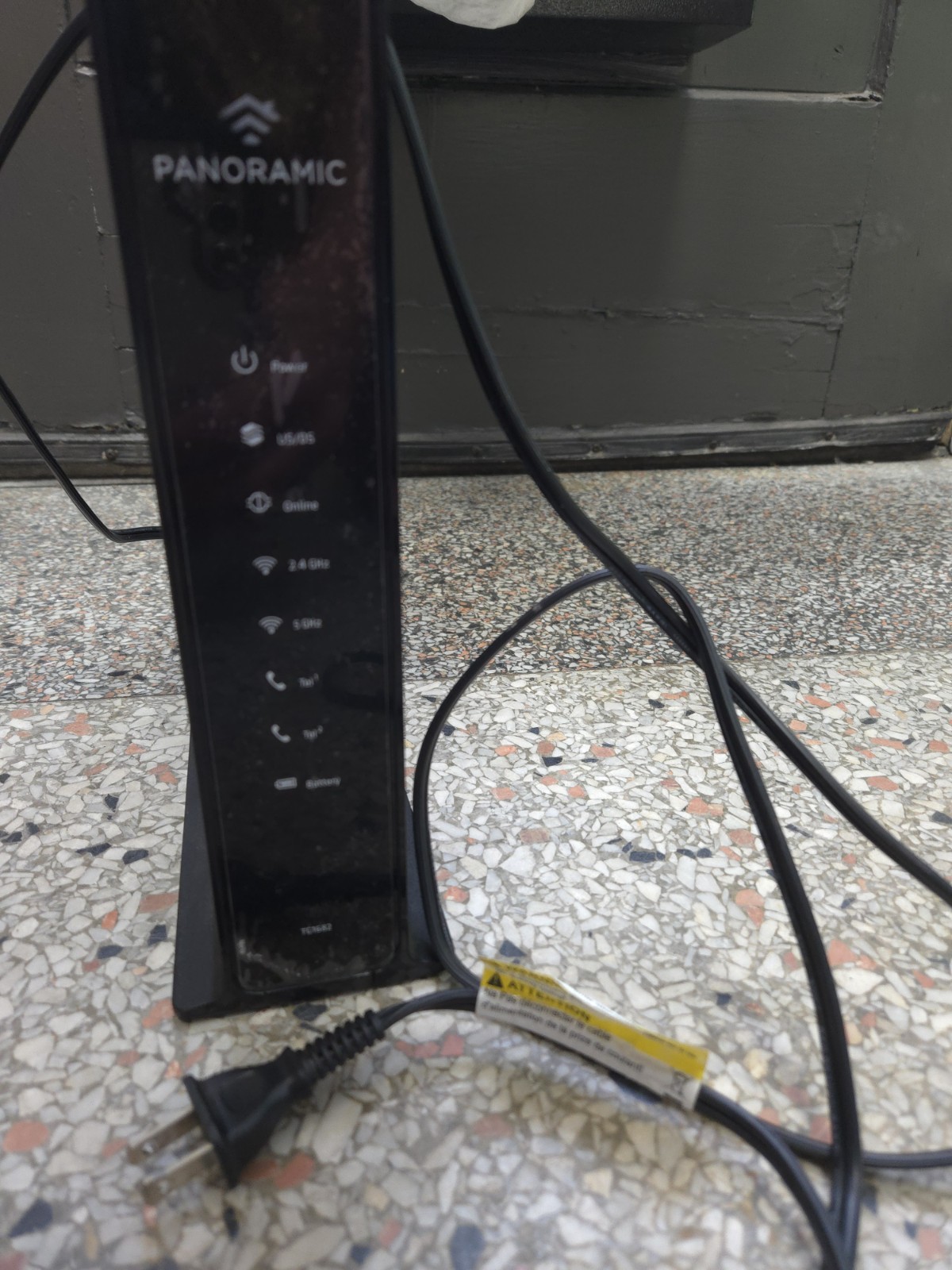 ARRIS Panoramic TG1682G Modem Wireless Dual Band Router Includes Cord UNTESTED