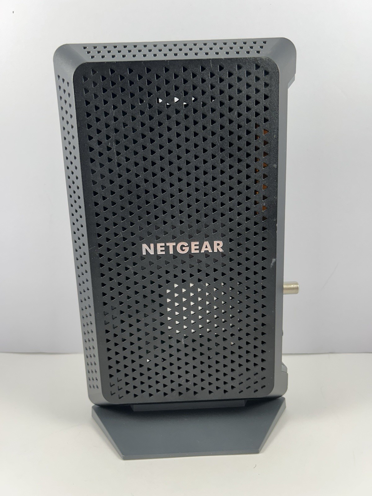 NETGEAR Nighthawk CM1200 Cable Modem Tested – No Power Supply