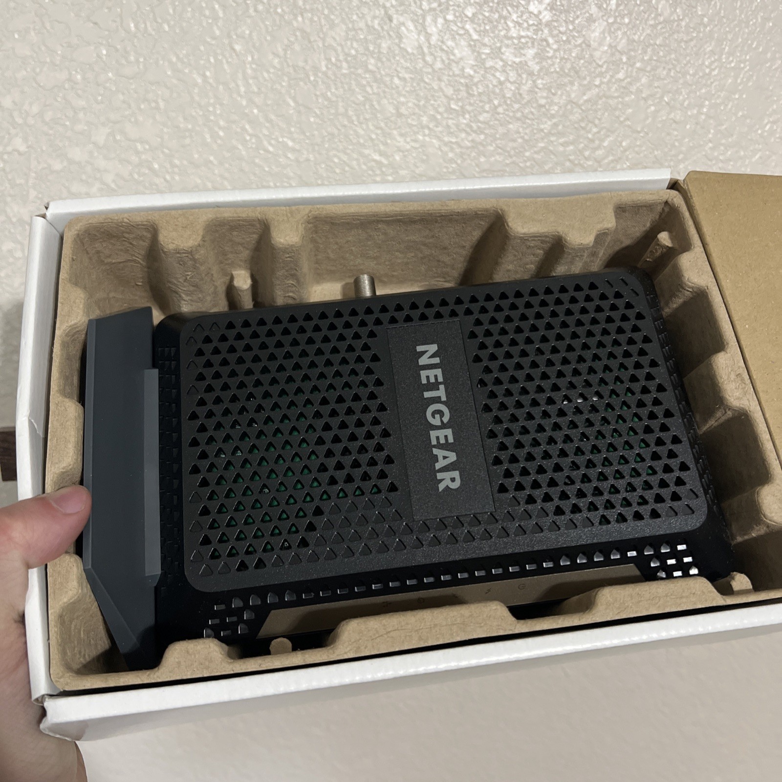 NETGEAR CM1000 DOCSIS 3.1 Cable Modem 1Gbps 1x RJ-45 Comcast Black