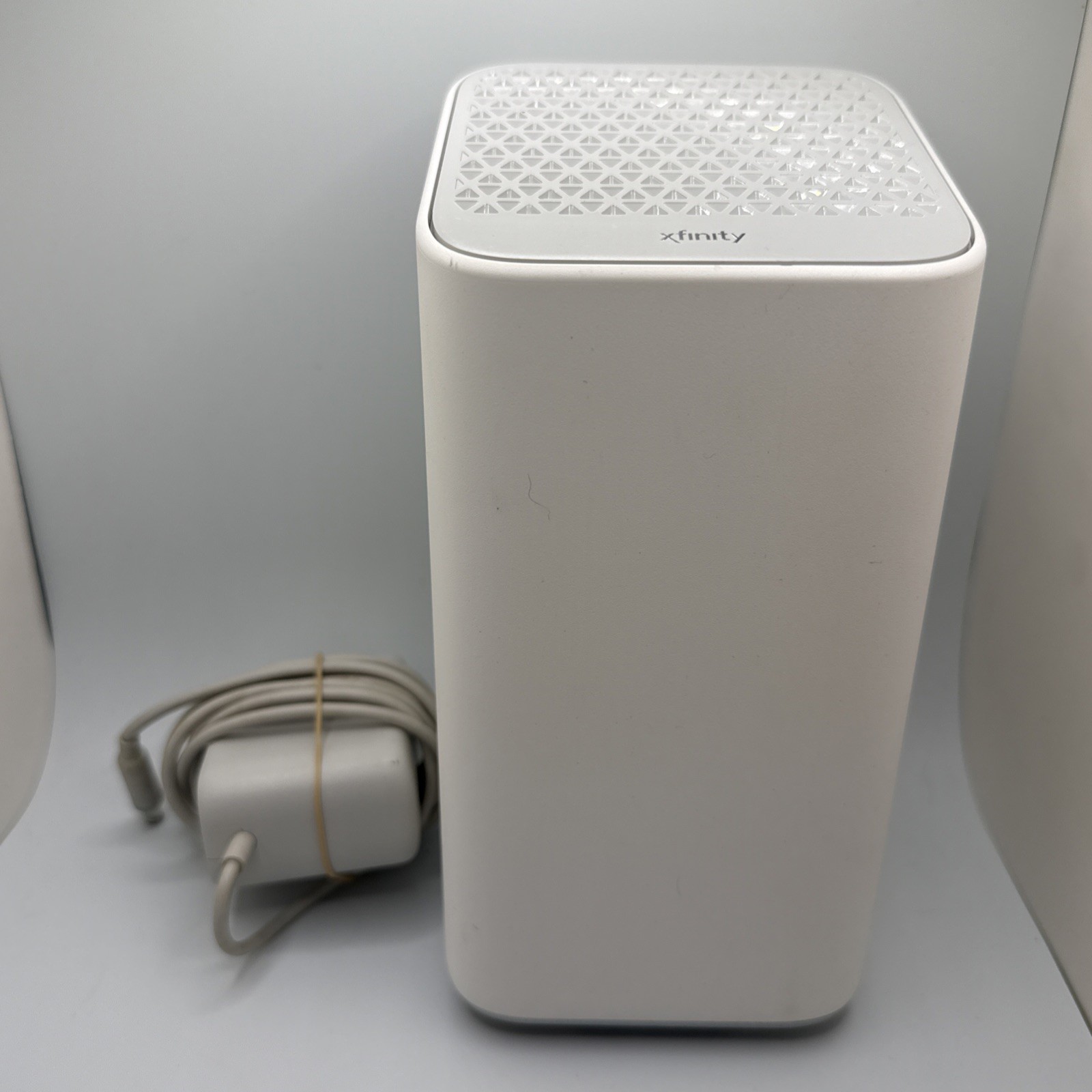 Comcast Xfinity XFSetup-AEB2 Modem Router White With Cord CGM4331COM