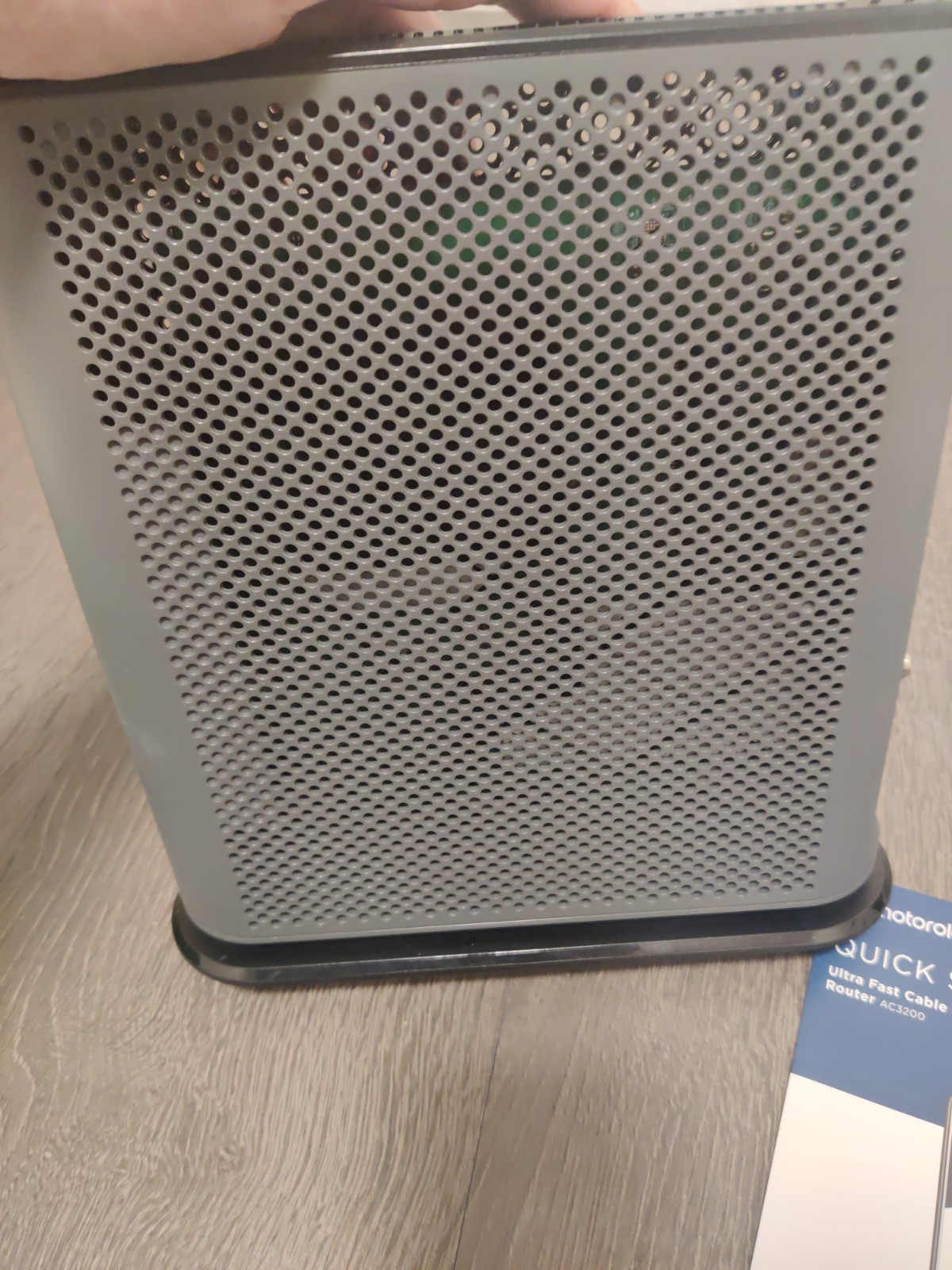 Motorola MG8702 DOCSIS 3.1 Cable Modem + Wi-Fi AC3200 Dual-Band Router