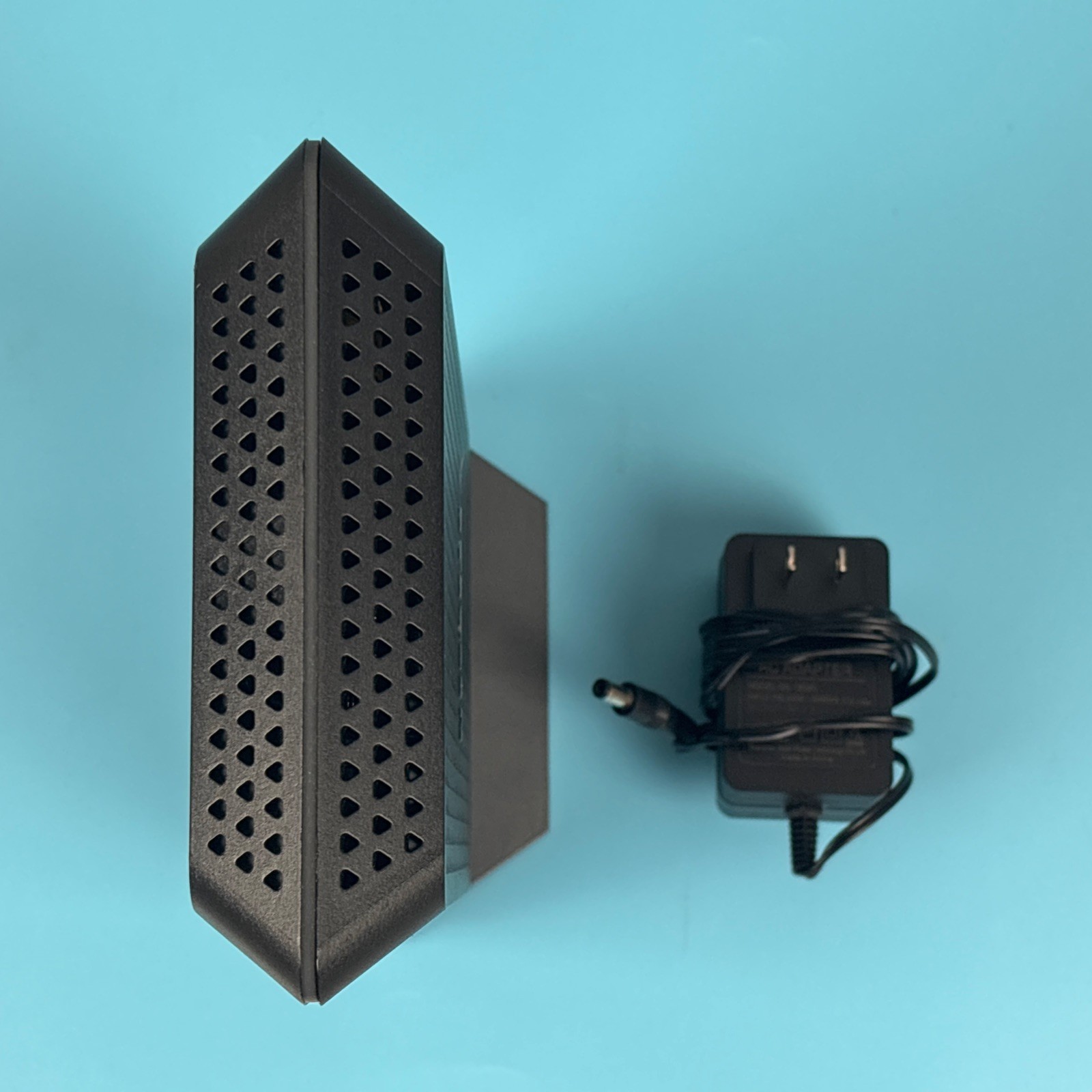 NETGEAR Nighthawk CM1200 DOCSIS 3.1 Cable Modem w/ adapter – Parts/Repair ONLY!