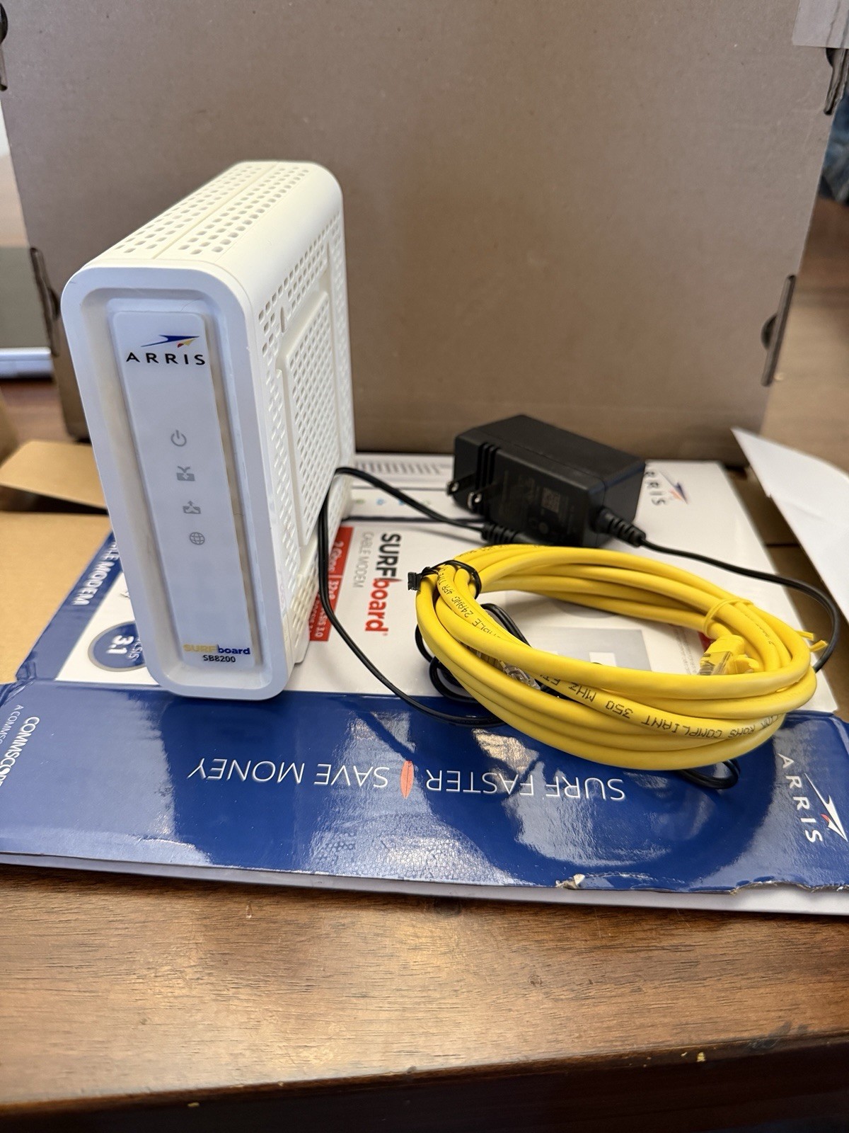 ARRIS SURFboard SB8200 DOCSIS 3.1 10 Gbps Cable Modem