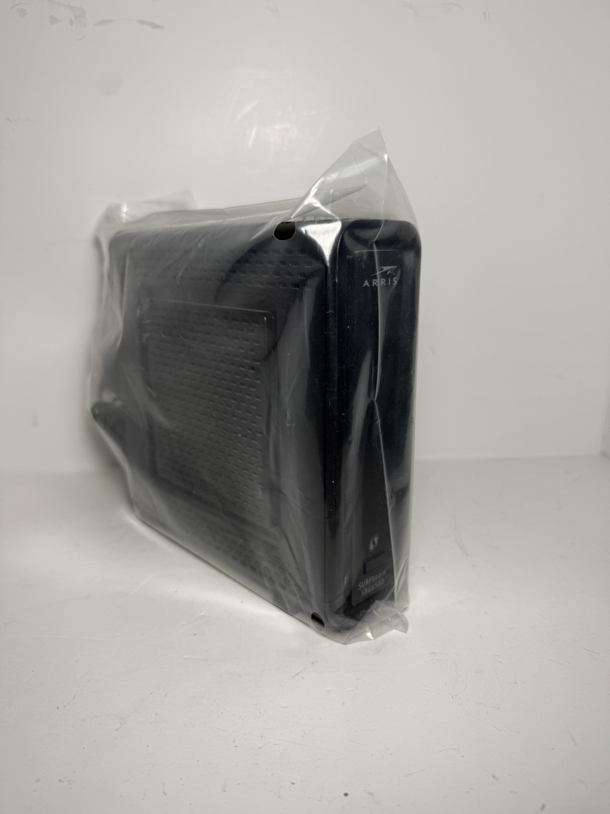 ARRIS SURFboard SBG6580 DOCSIS 3.0 Cable Modem/ Wi-Fi N300 2.4Ghz + N300 5GHz W2