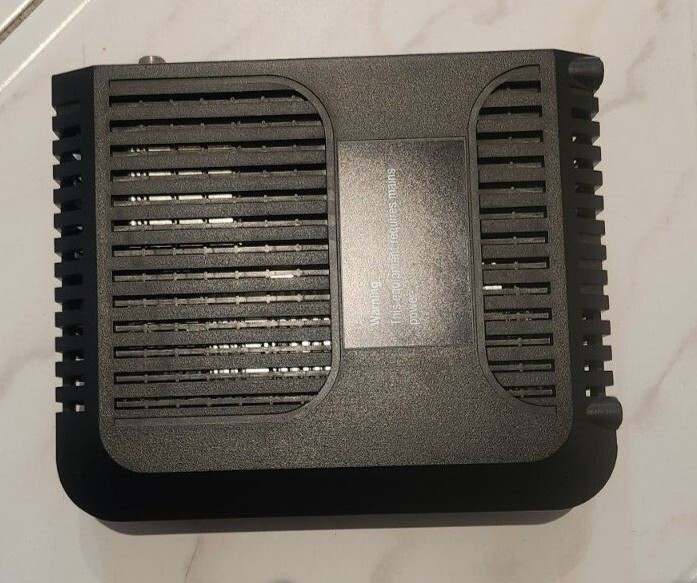 Optus Cable Modem / Gateway (Model DPQ3925X) w/o AC adapter.