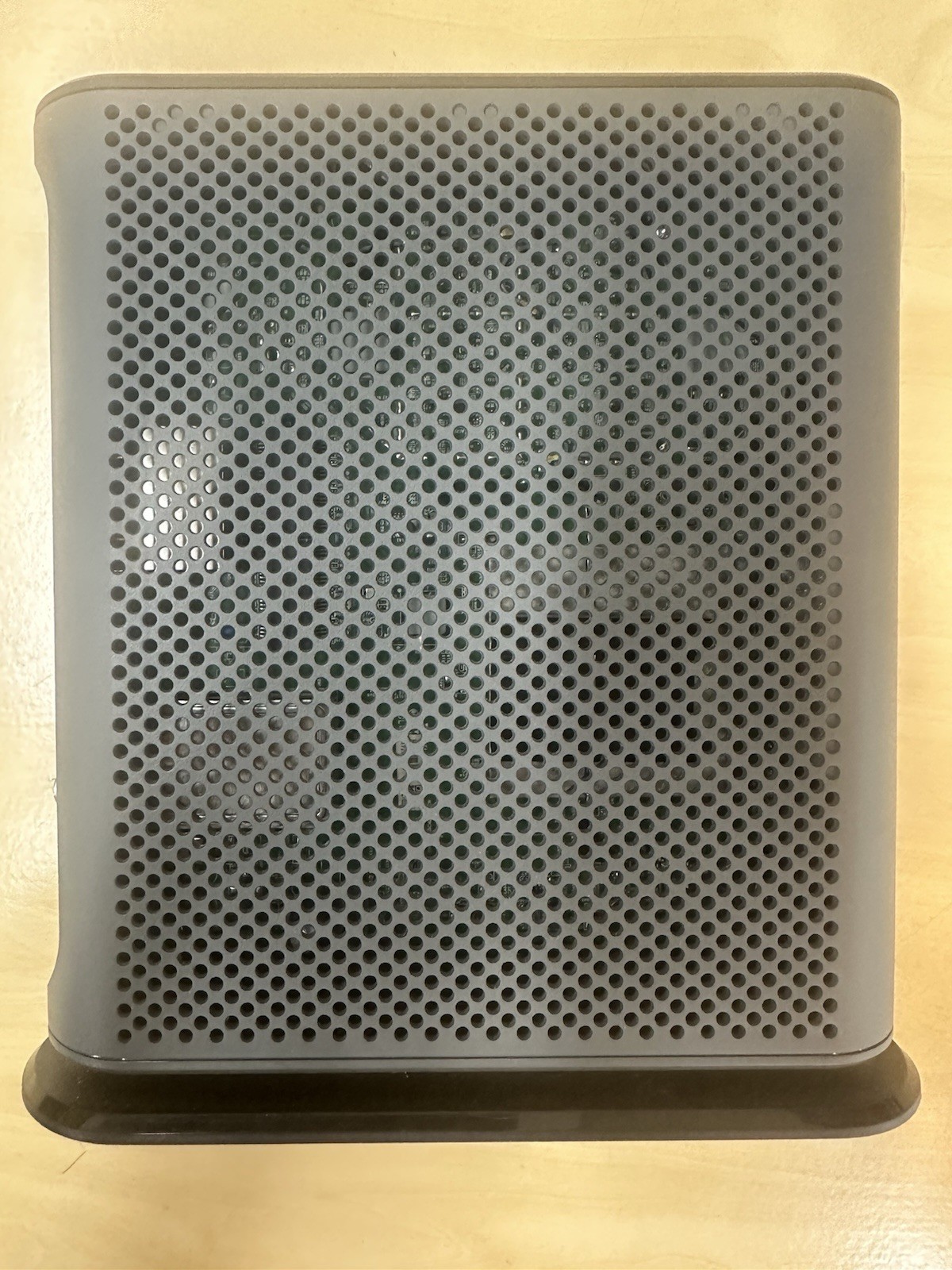 Motorola MG7540-10 16×4 686 Mbps plus AC1900 Dual Band Wi-Fi Cable Modem Router