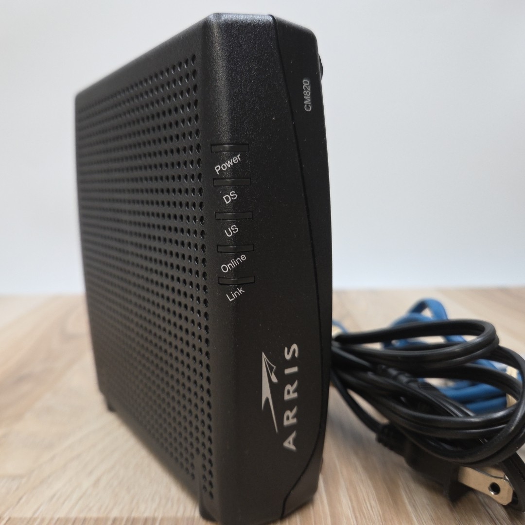 Arris CM820A DOCSIS 3.0 cable modem w/ power adapter (B1)