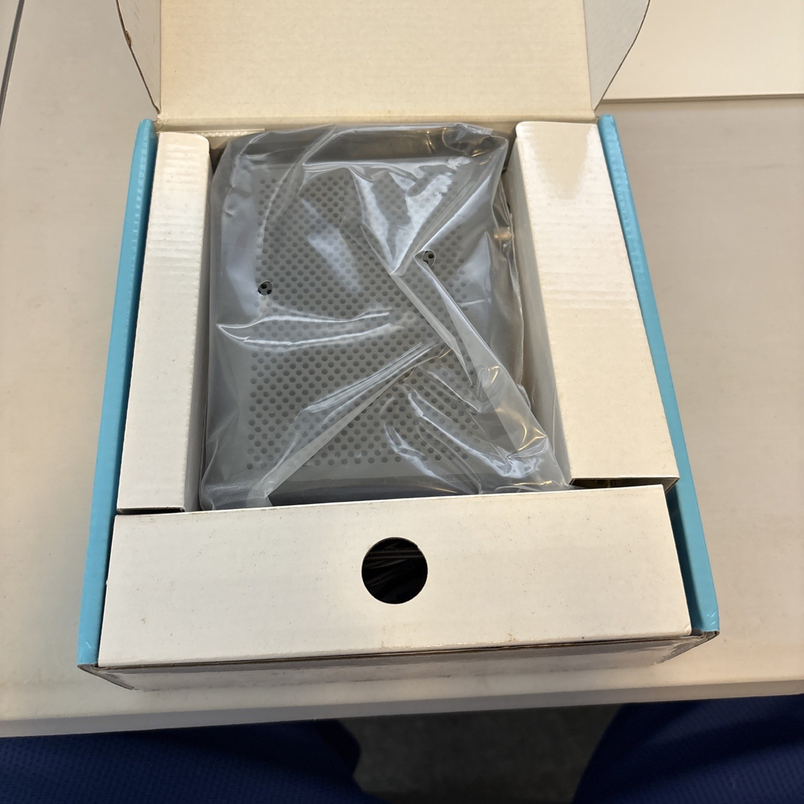 Motorola MB742010 686mbps DOCSIS 3.0 Cable Modem