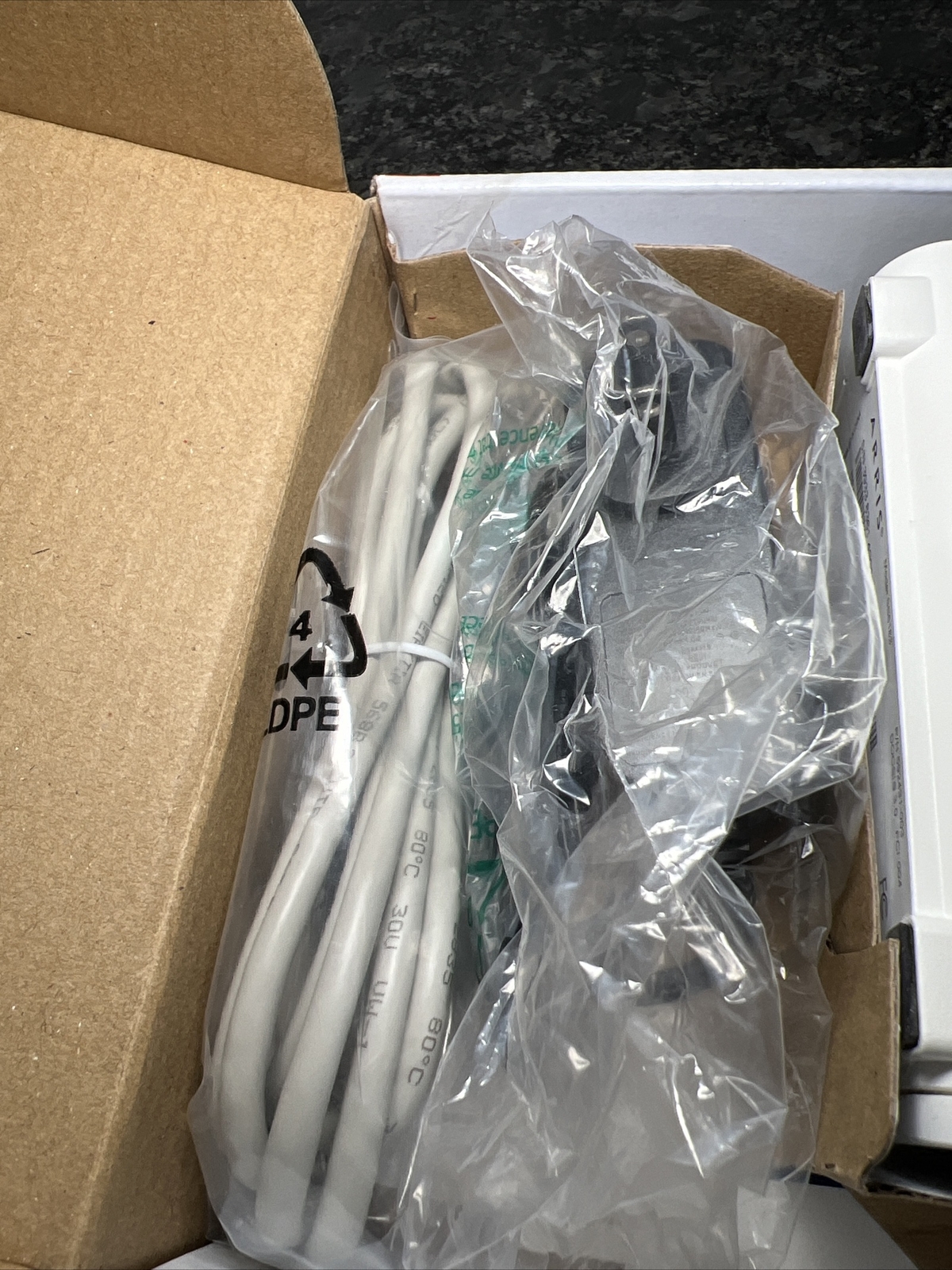 ARRIS SURFboard SB6190 DOCSIS 3.0 32 x 8 Gigabit Cable Modem 1 Gbps New In Box