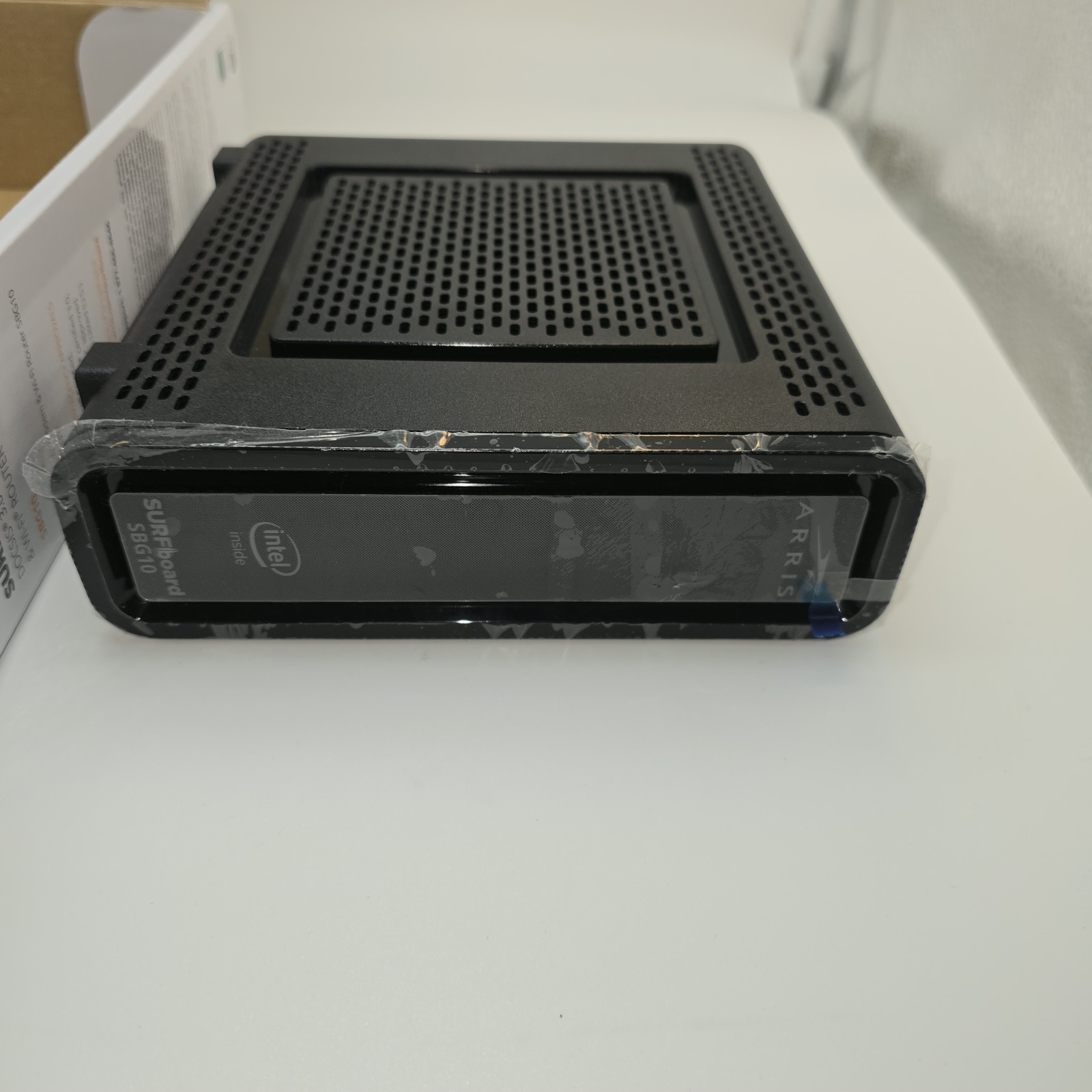 ARRIS SURFboard SBG10 DOCSIS3.0 16×4 Gigabit Cable Modem & Router AC1600Mbps