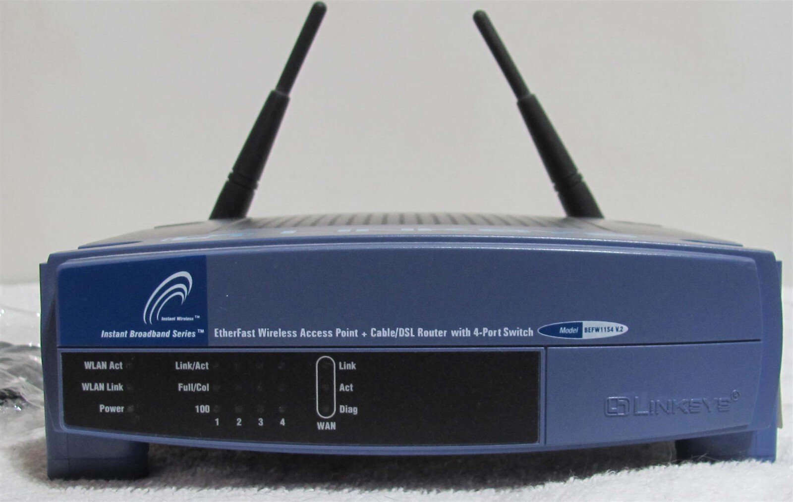 Linksys Wireless-B Broadband Router 2.4GHz 4 Port-WEP Model BEFW11S4V2 (LU)