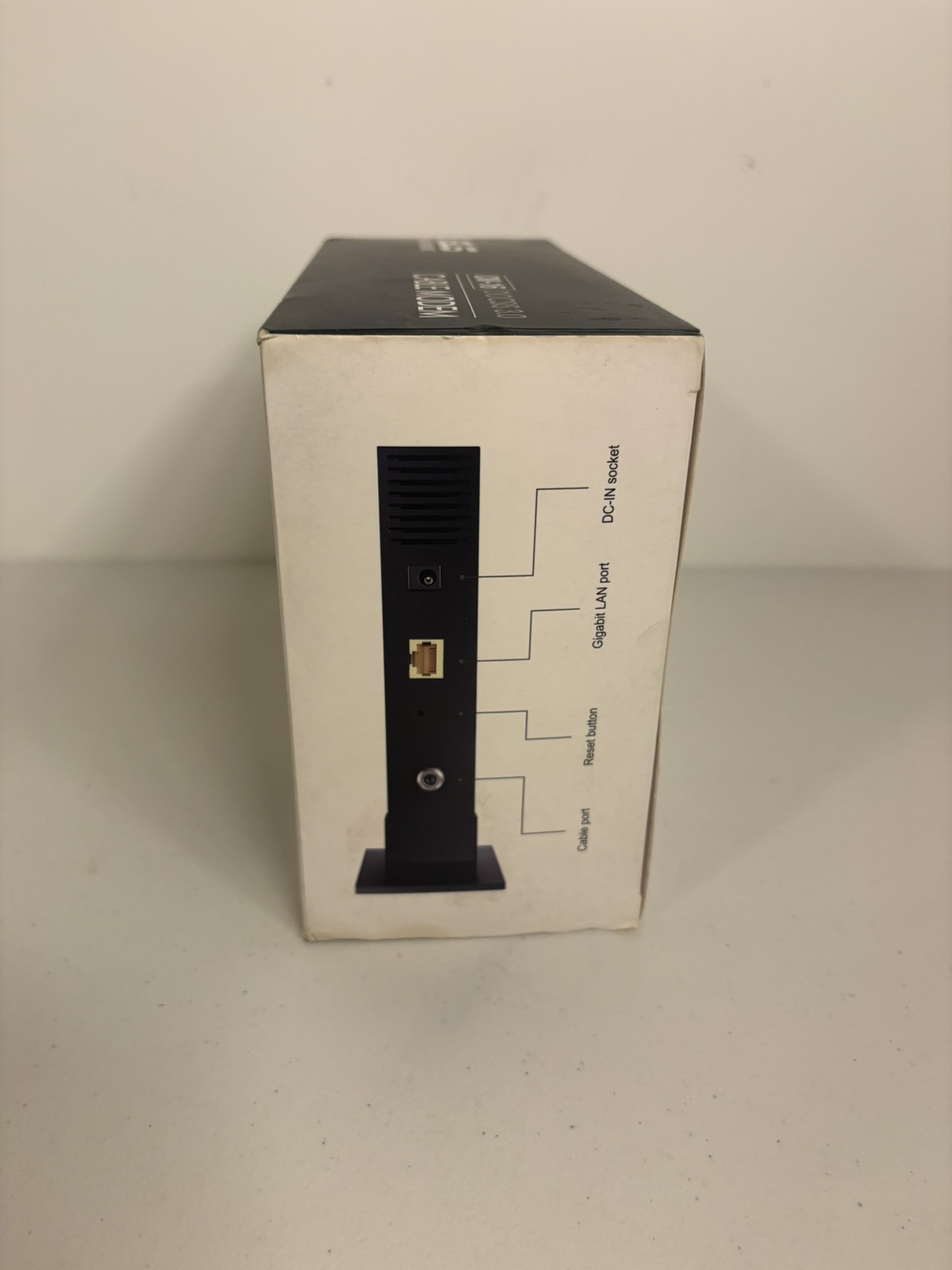 Asus CM-16 DOCSIS 3.0 Cable Modem Gigabit LAN 686Mbps w Power Cord & Ethernet