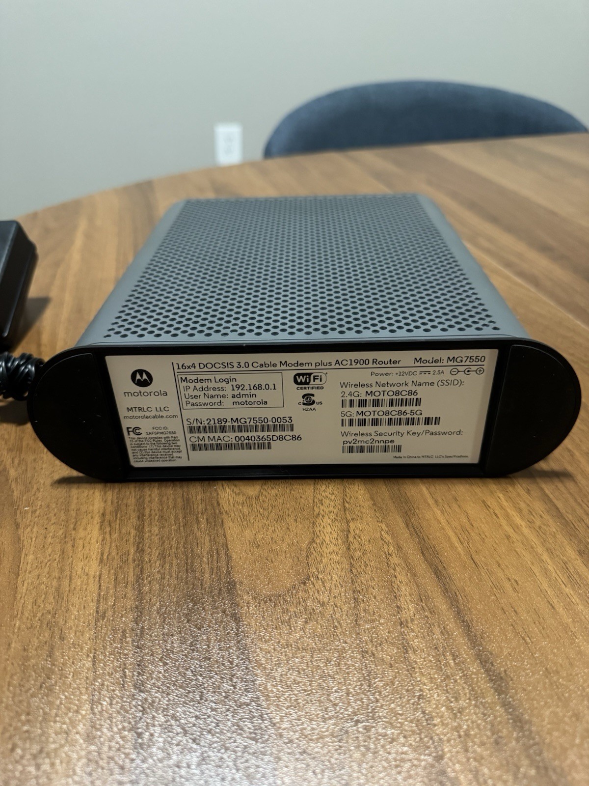 Motorola MG7550 Dual Band AC1900 Cable Modem a Wi-Fi Gigabit Router With Cord