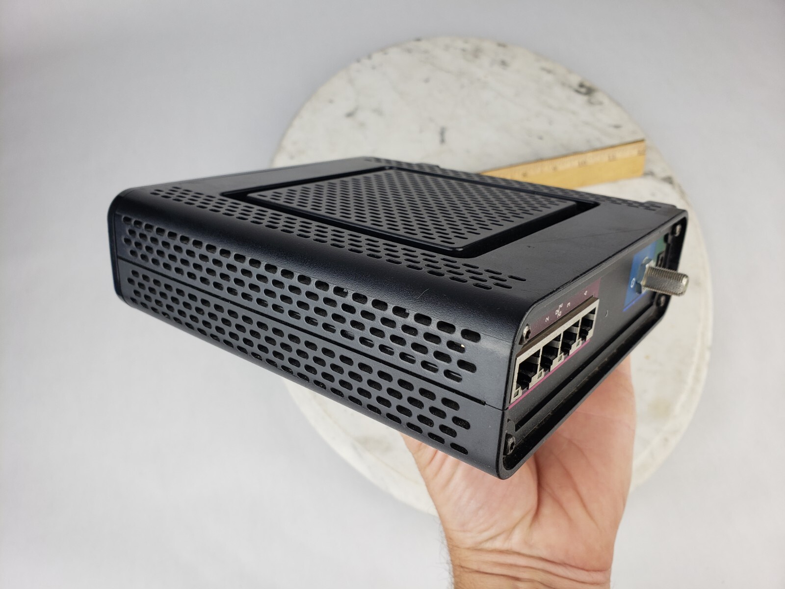 Motorola SBG6580 Wireless Cable Modem Router Internet WiFi Comcast SURFboard